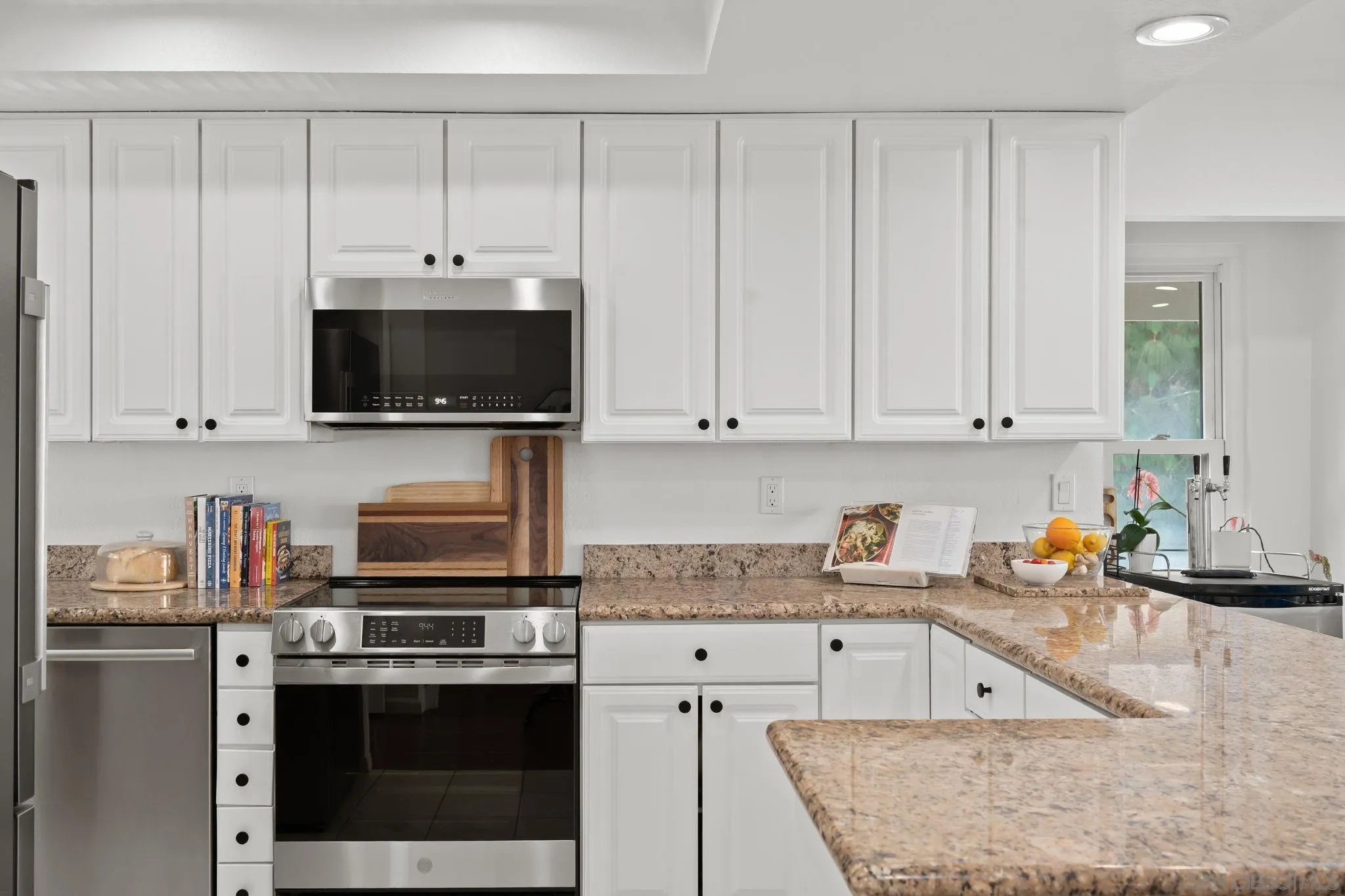 https://cdn.realtyfeed.com/cdn/127/260015159/57f374574df7ac845708effdec73368d.webp