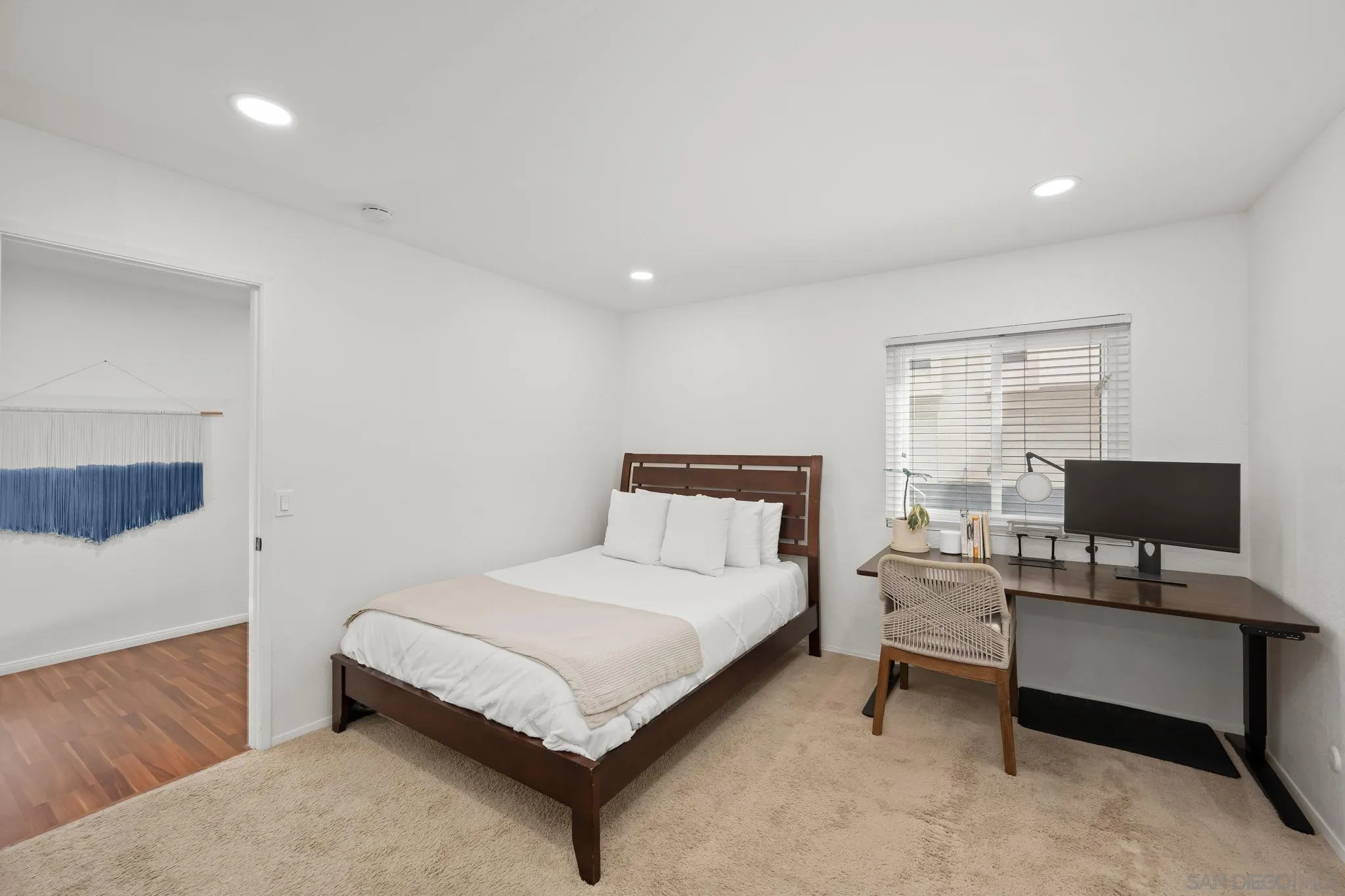 https://cdn.realtyfeed.com/cdn/127/260015159/74766c9484864a17de4b961f4befc3fc.webp