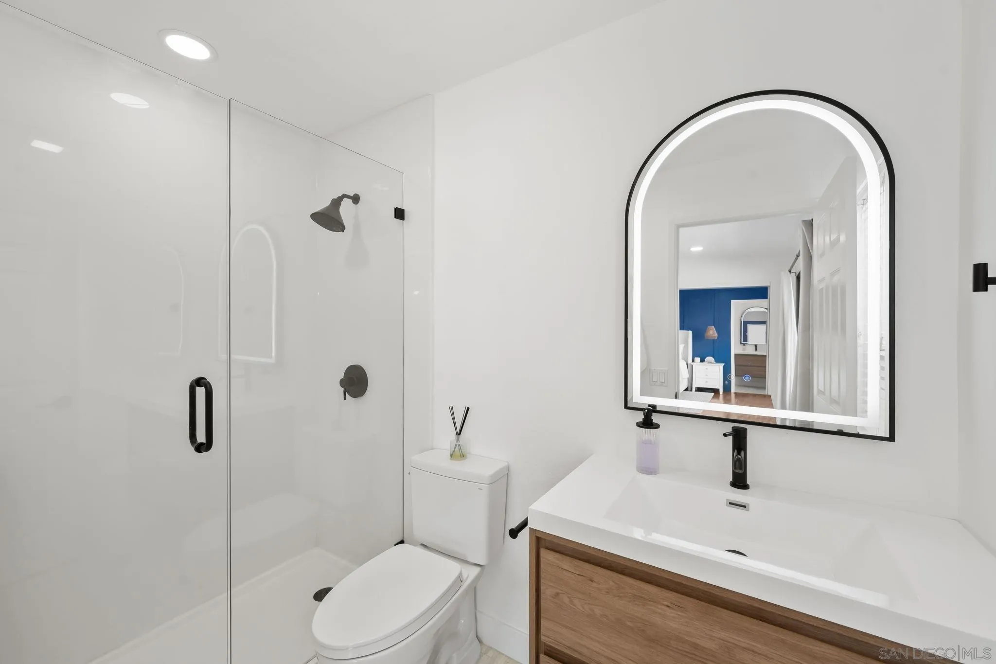 https://cdn.realtyfeed.com/cdn/127/260015159/e047a37c4be1036fe8815f4db09328df.webp