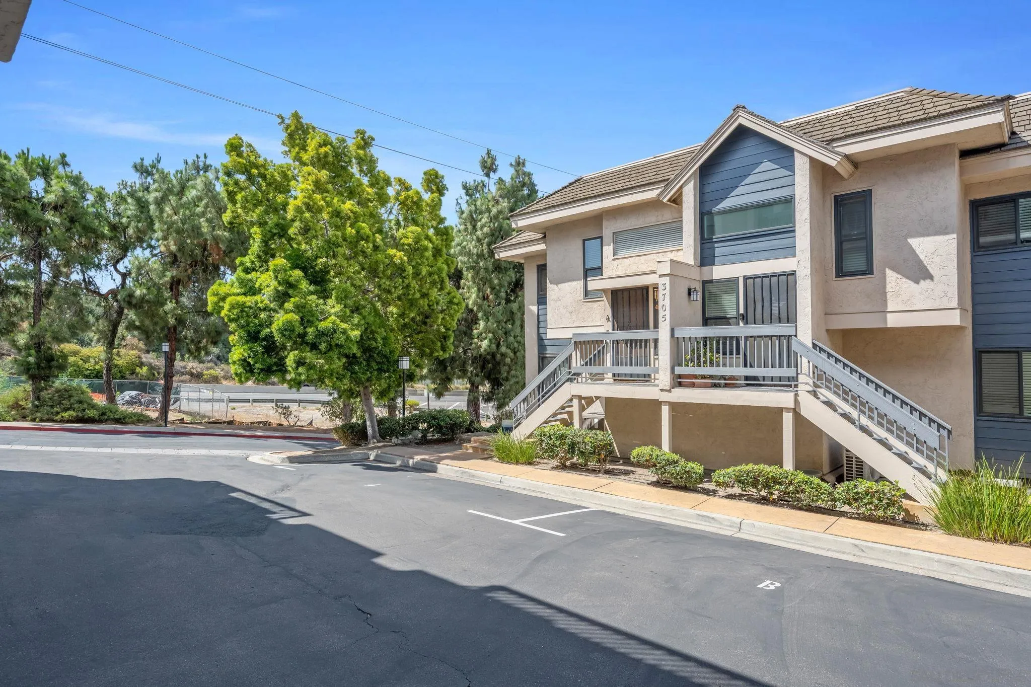 https://cdn.realtyfeed.com/cdn/127/260015159/e87e847aa63658fca626568b927fc331.webp