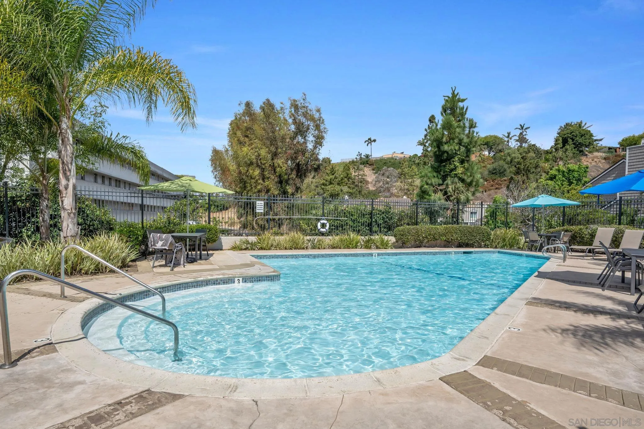 https://cdn.realtyfeed.com/cdn/127/260015159/fe4eb301f55ed643110295202ea066c1.webp