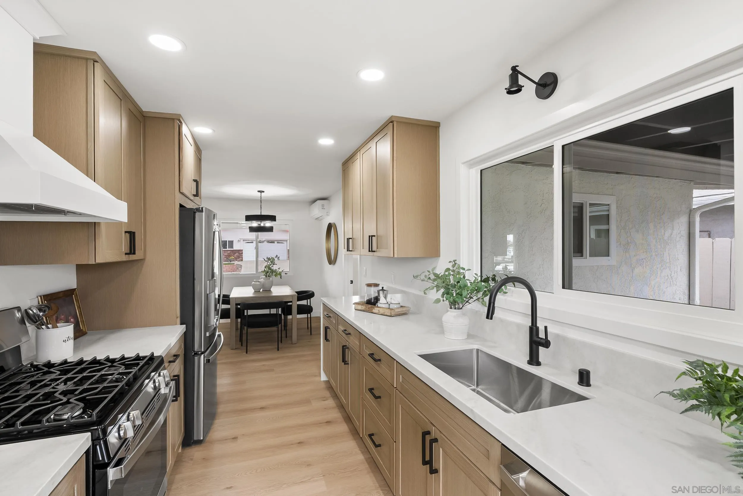https://cdn.realtyfeed.com/cdn/127/260015170/5d03ca7fc0577eb83f896924028fddfc.webp