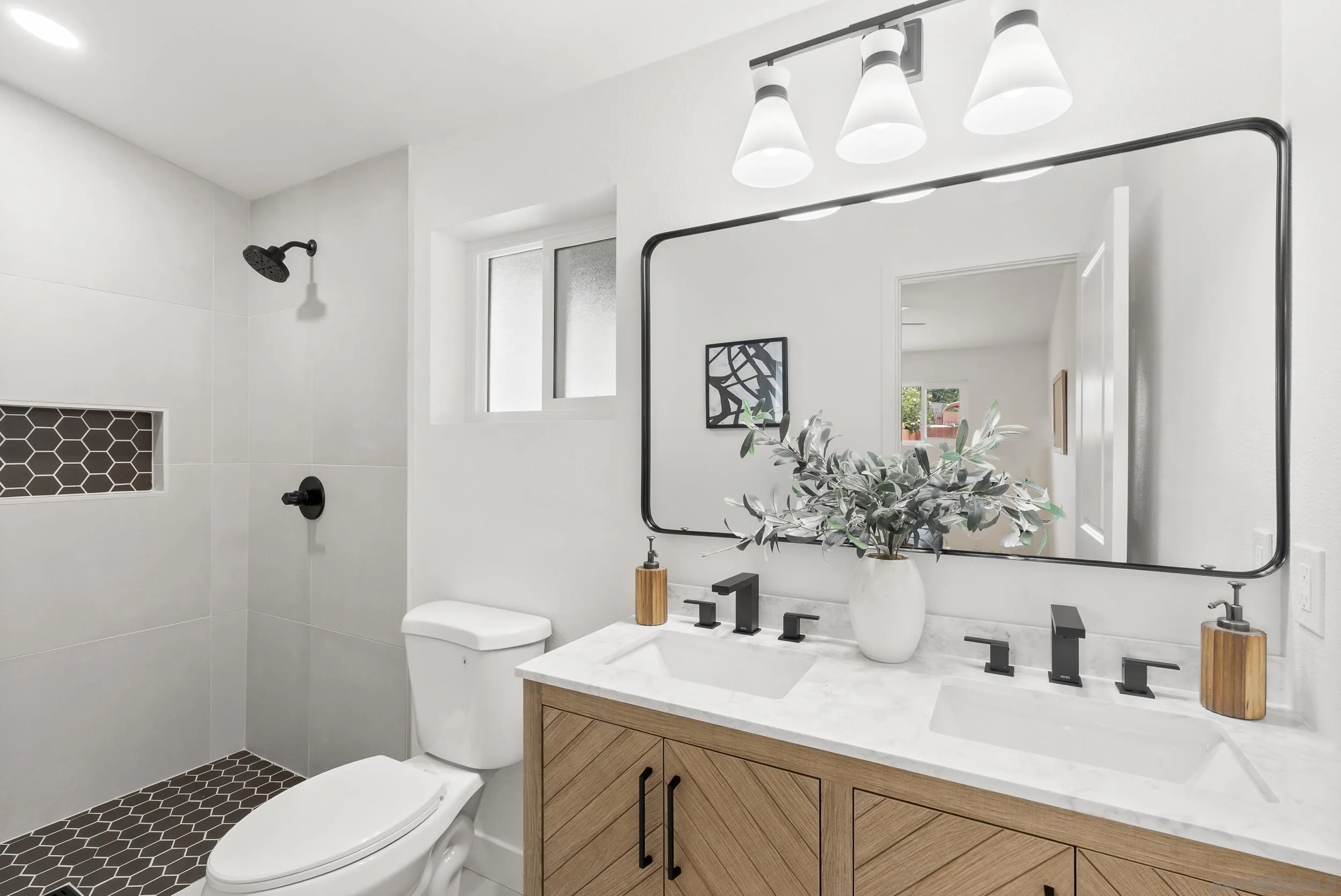 https://cdn.realtyfeed.com/cdn/127/260015170/b339b1830ef599c8a26ef2375df6a222.webp