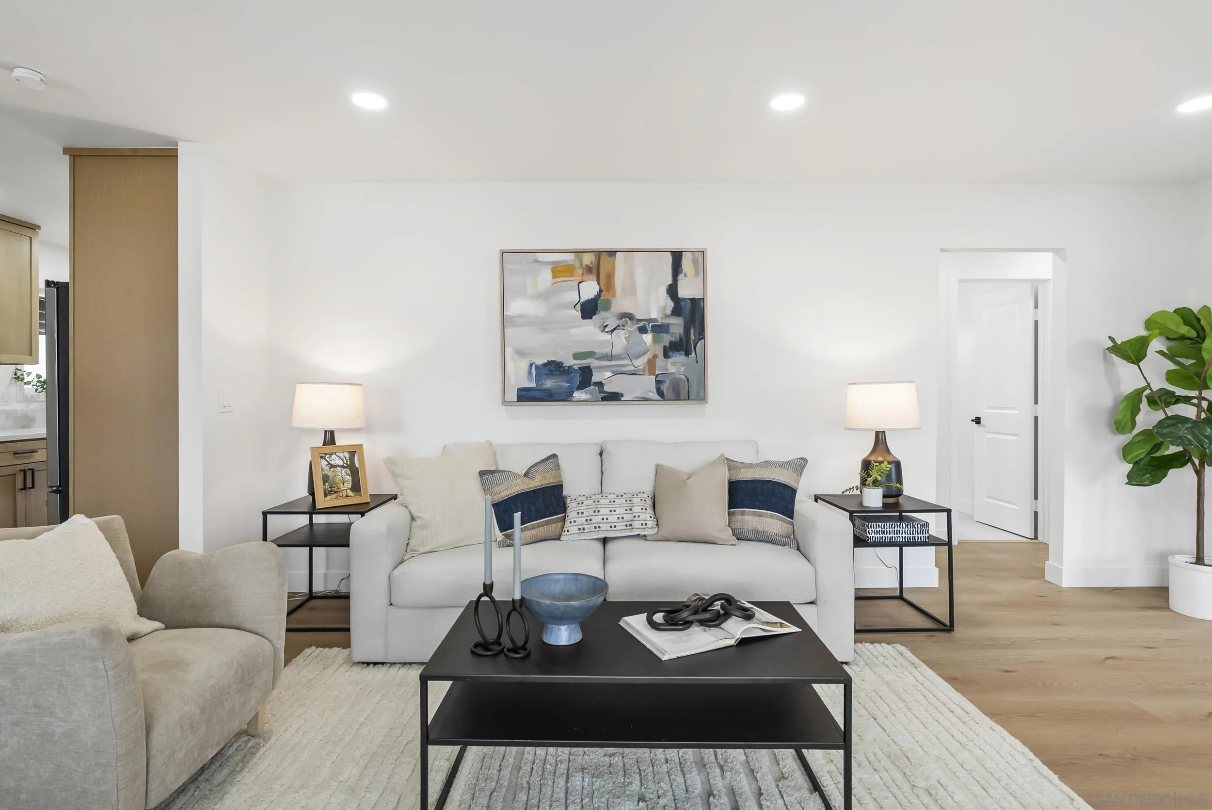 https://cdn.realtyfeed.com/cdn/127/260015170/cd72f388b4a795835fe0a586263acfe1.webp