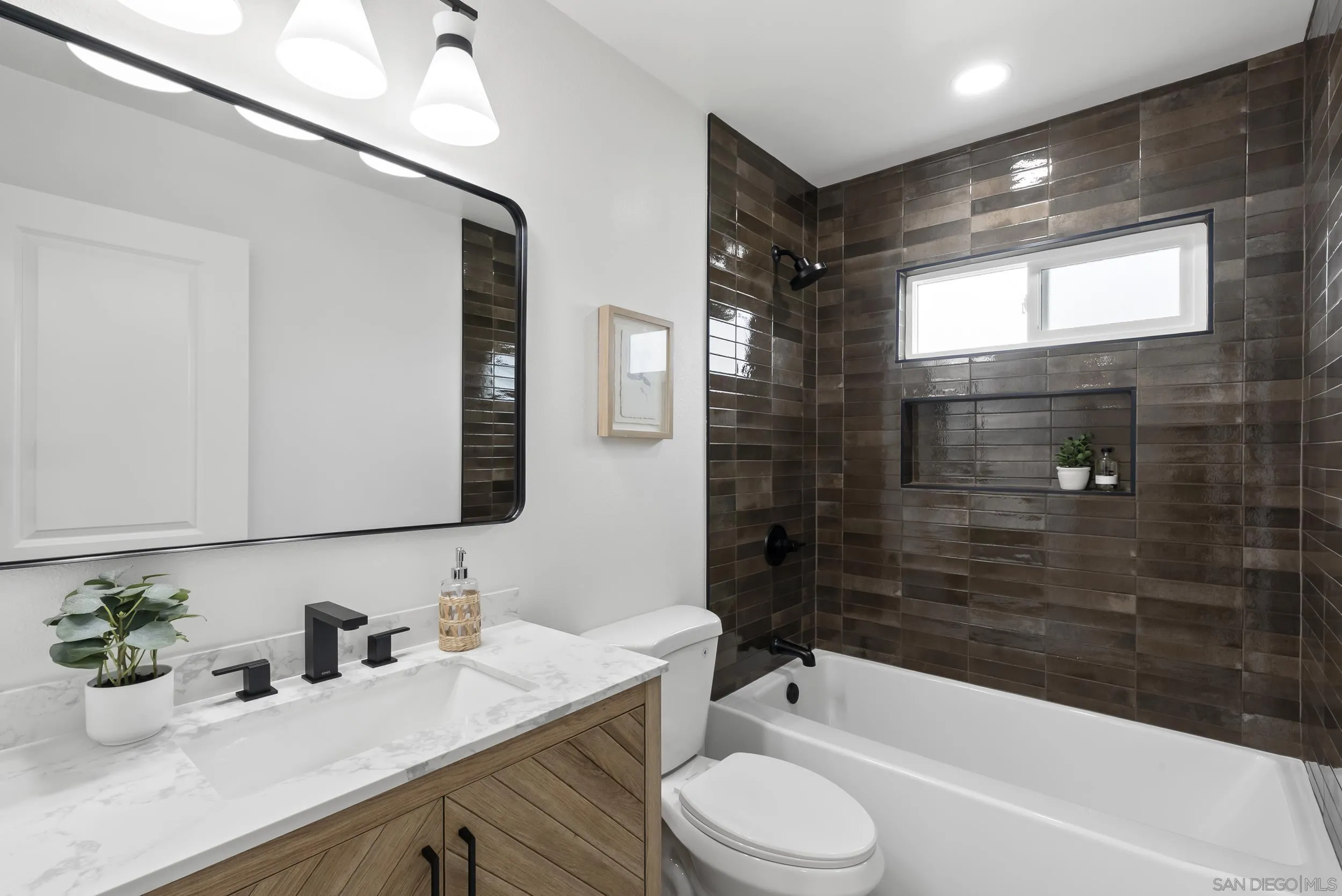 https://cdn.realtyfeed.com/cdn/127/260015170/f82c505095d267ba0c0d8080b9d9dd85.webp