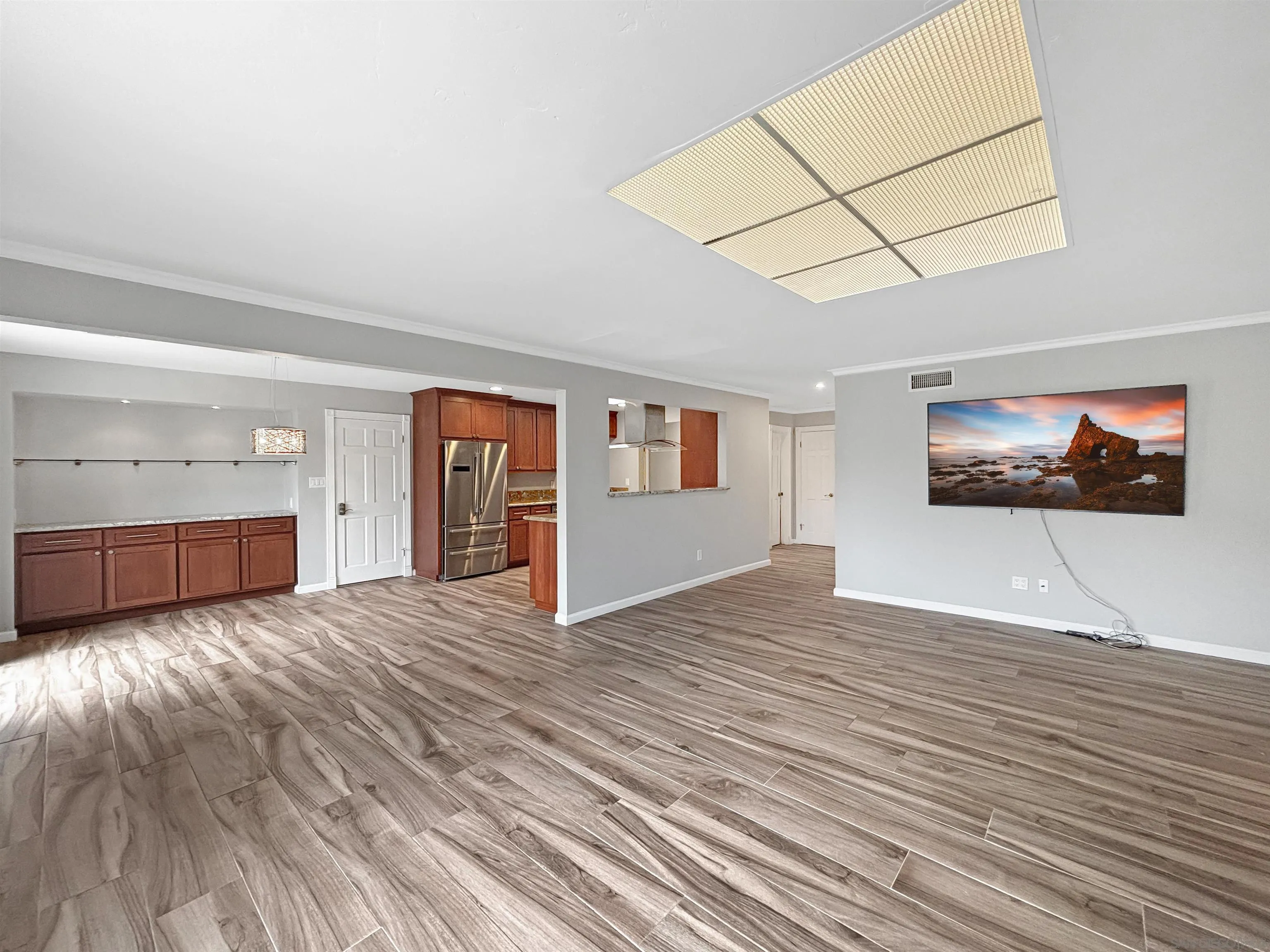 https://cdn.realtyfeed.com/cdn/127/260015186/0c8a6b809000bc31a3976edd3f82440b.webp