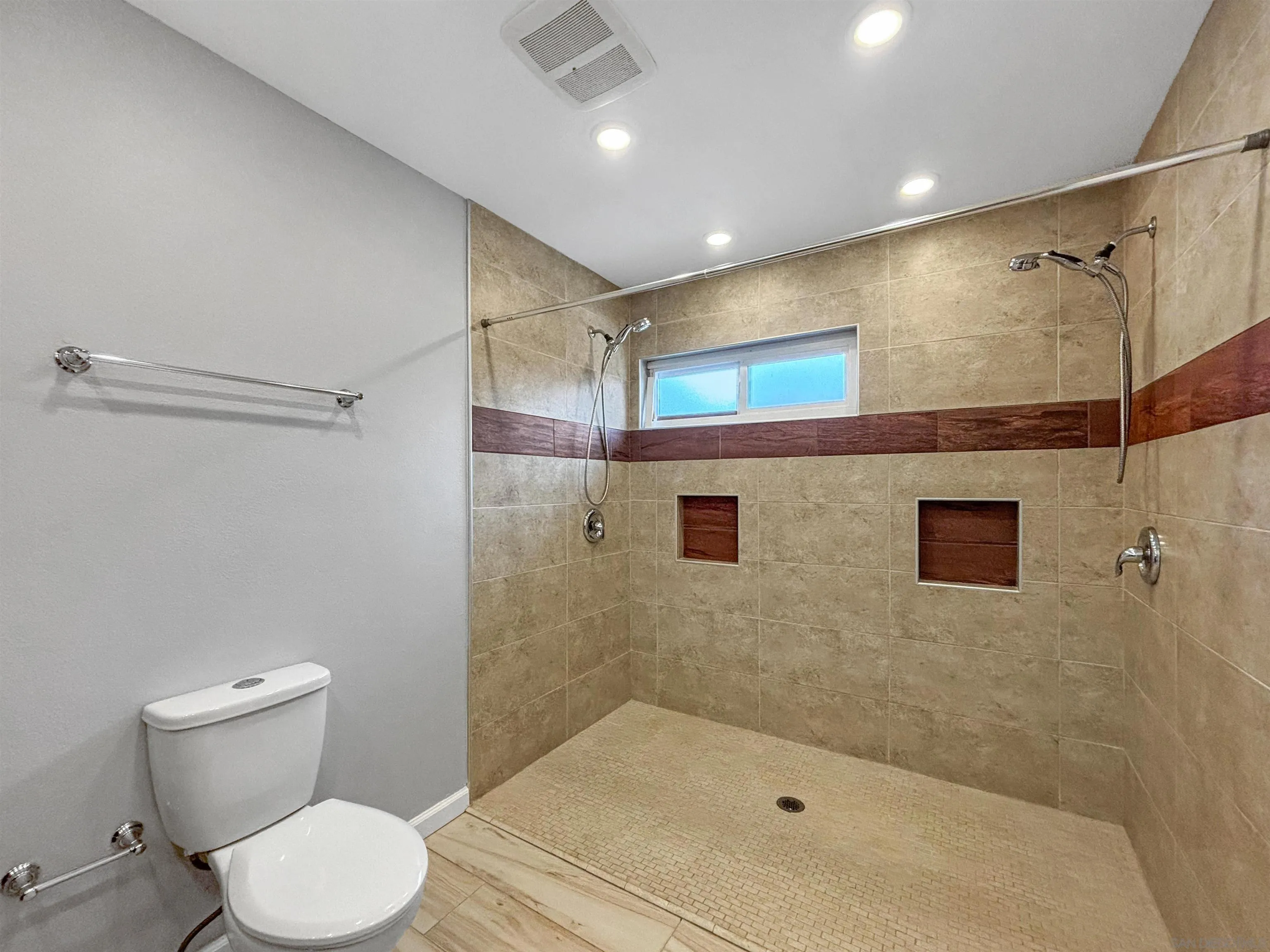 https://cdn.realtyfeed.com/cdn/127/260015186/4980a5b1dfbe7079037db05c483a9d22.webp