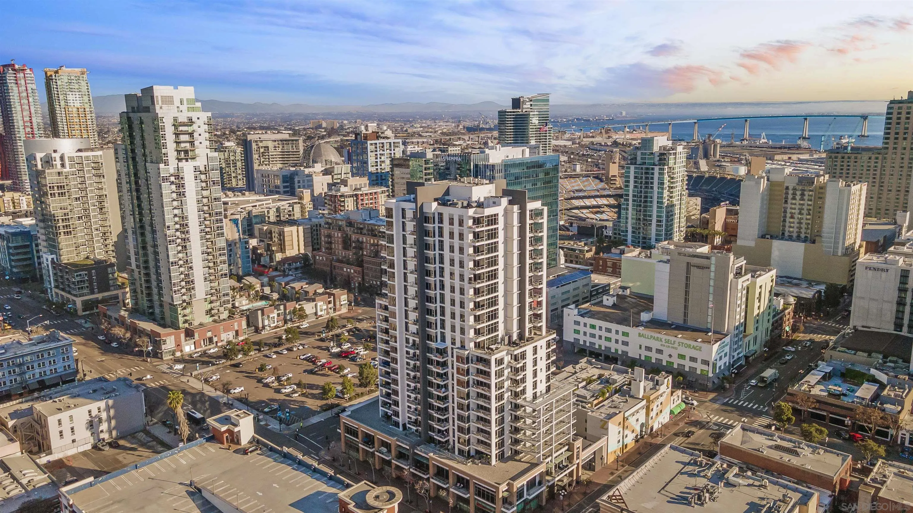 https://cdn.realtyfeed.com/cdn/127/260015190/4562c02bc293fa006535c24668856372.webp