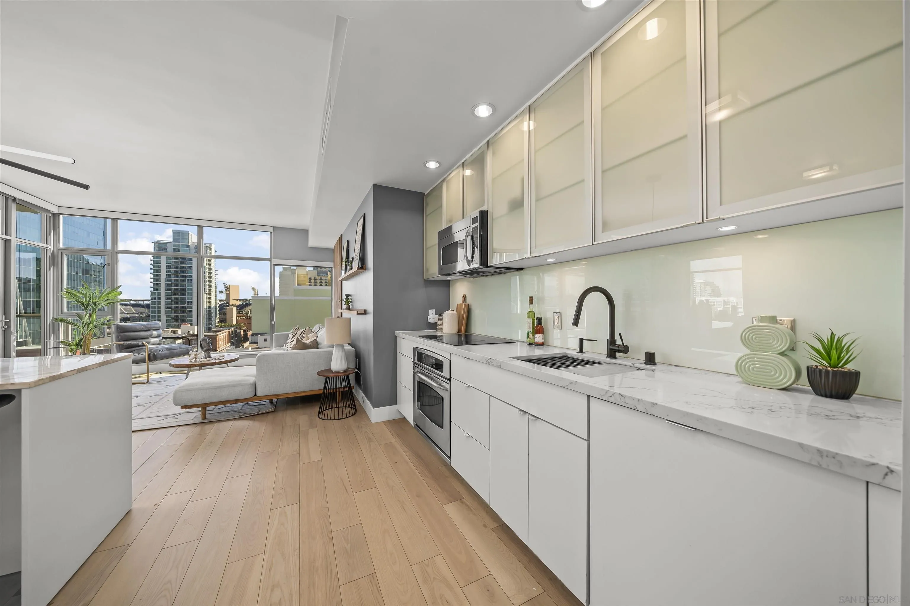 https://cdn.realtyfeed.com/cdn/127/260015190/4a27d860479c265a8af4420cd2613daa.webp