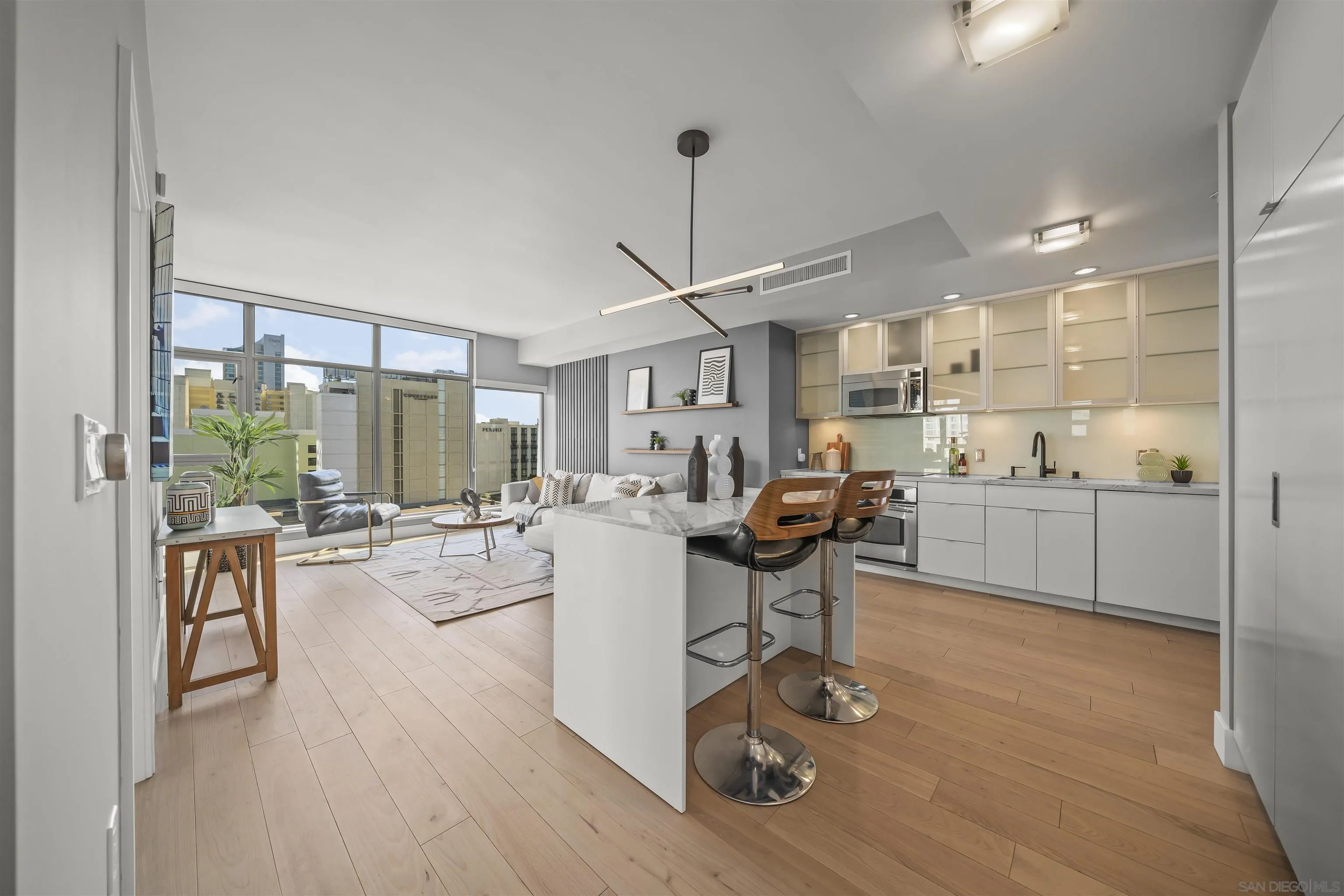 https://cdn.realtyfeed.com/cdn/127/260015190/512ab9ddae2dd8dffab40bb8f2bb08a0.webp