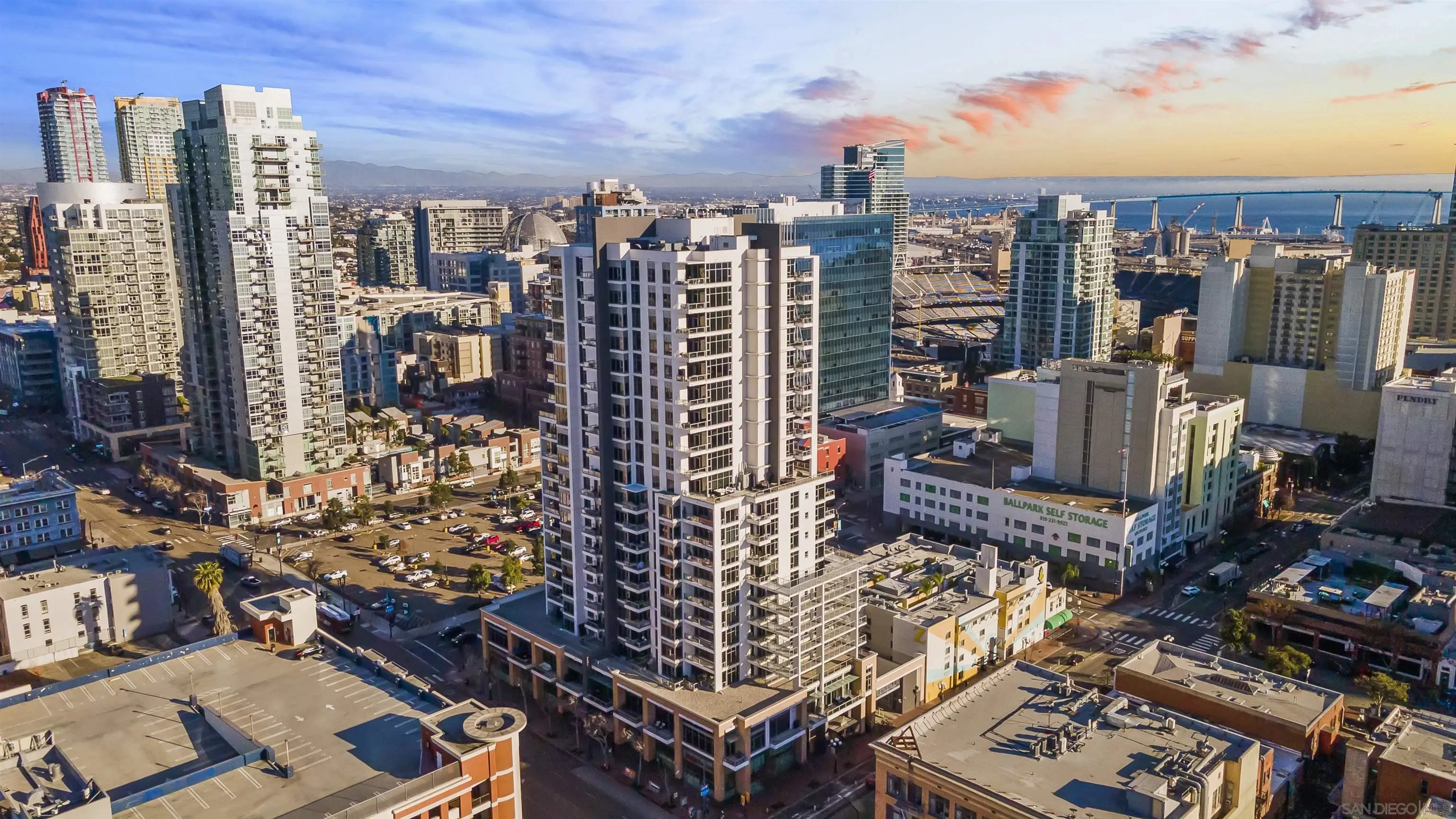 https://cdn.realtyfeed.com/cdn/127/260015190/6994ba5226d3d7c39c6eec195088a108.webp