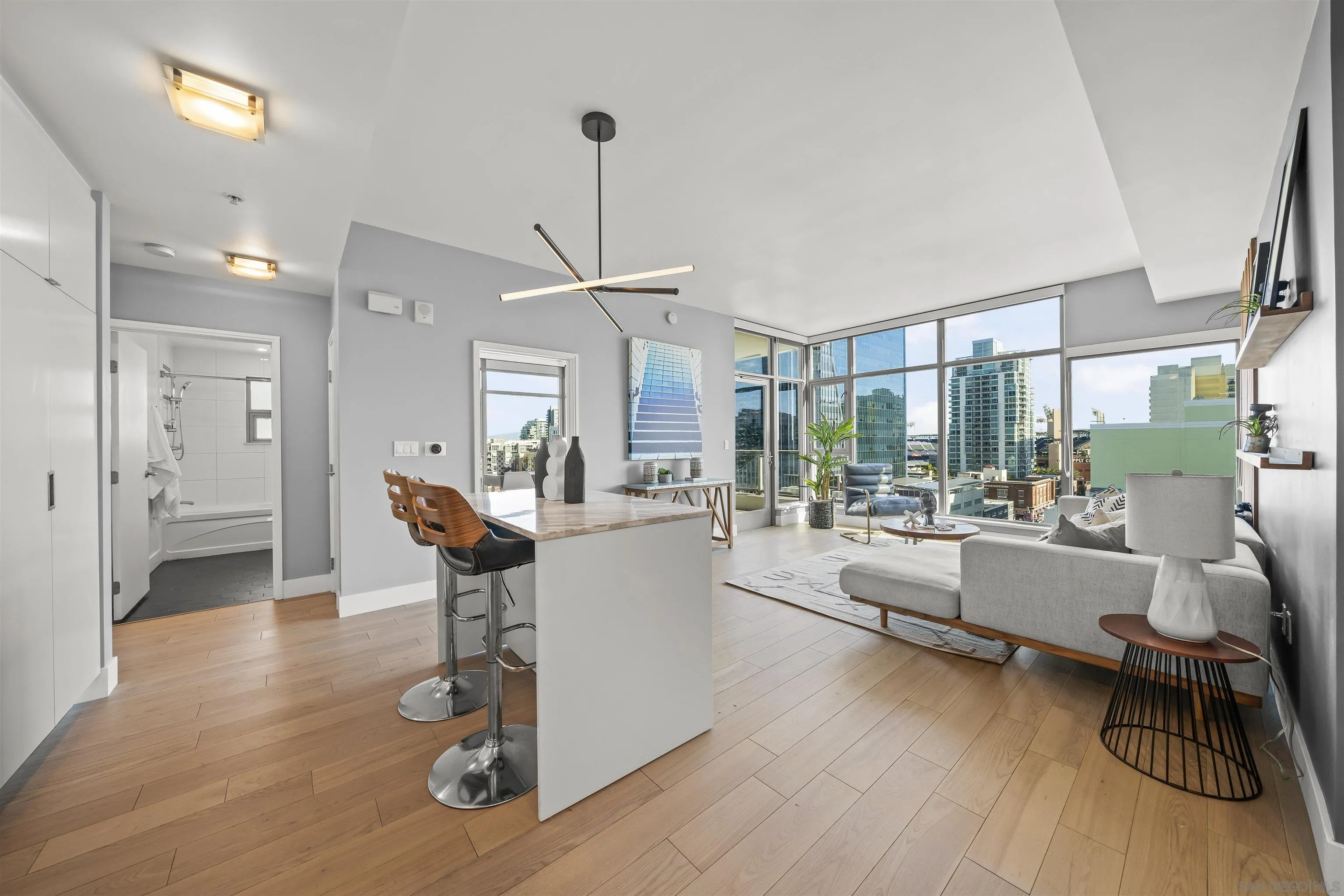 575 6th Ave 804, San Diego CA 92101