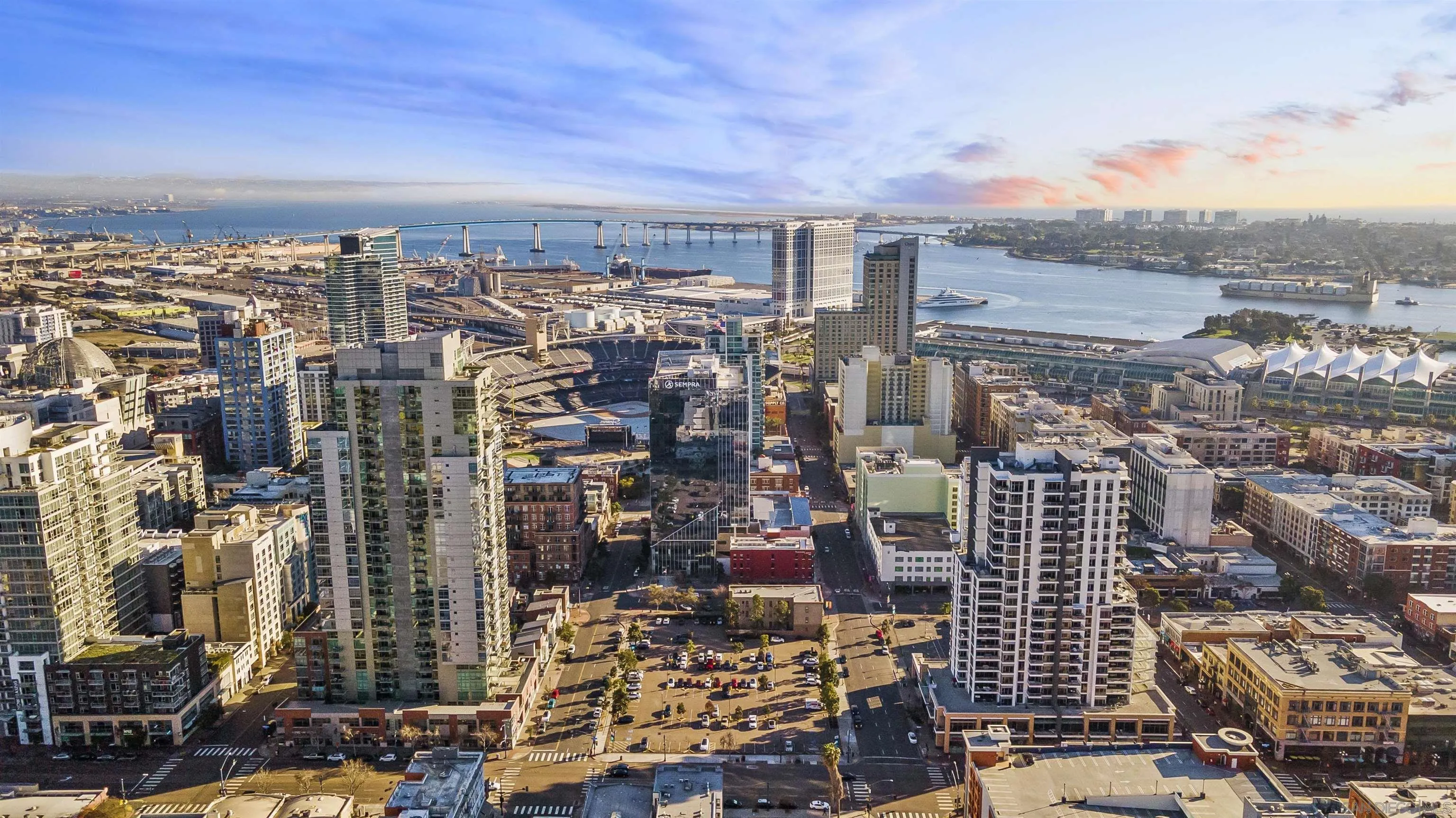 https://cdn.realtyfeed.com/cdn/127/260015190/77e69a2c21247f60d55ac72022ed234f.webp