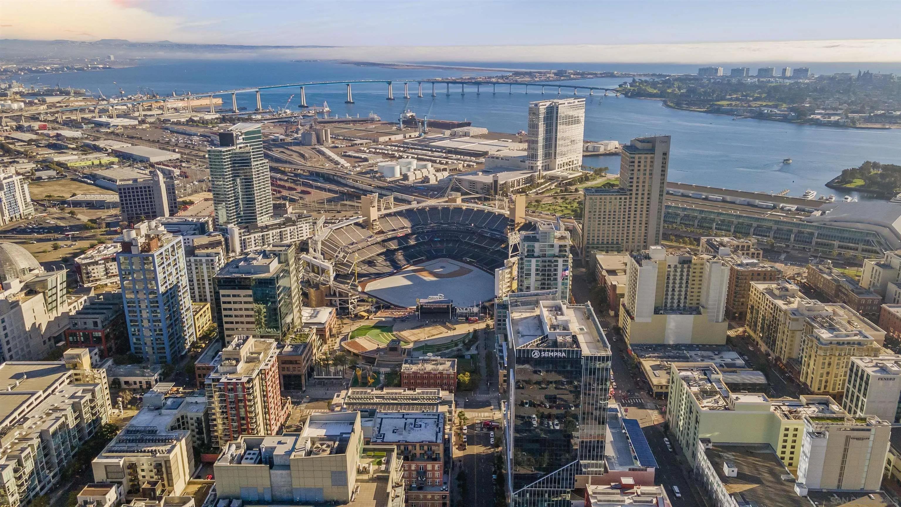 https://cdn.realtyfeed.com/cdn/127/260015190/a79af24dc53e8893bfcbc3577841f9e8.webp