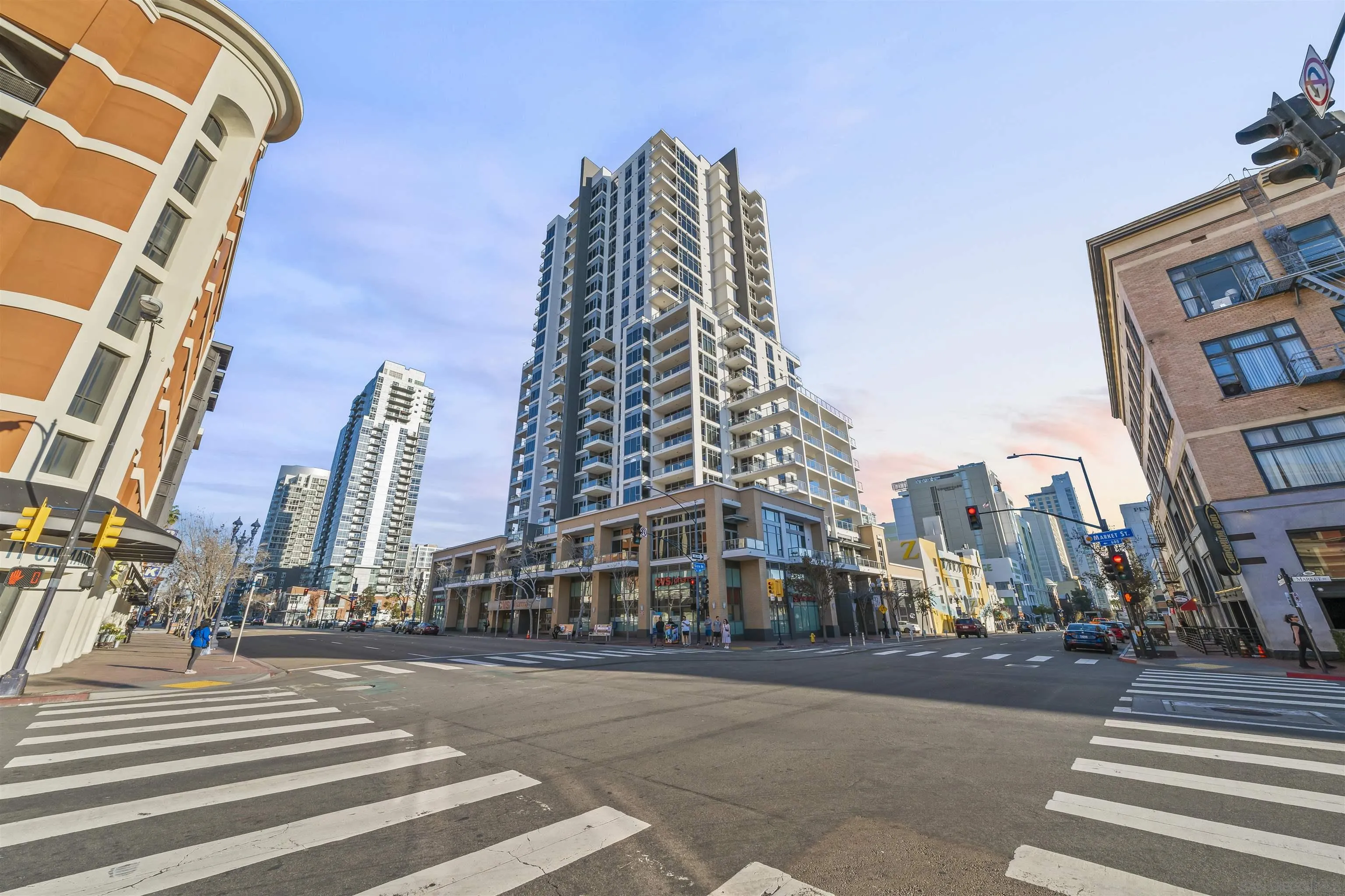 https://cdn.realtyfeed.com/cdn/127/260015190/de3031b1e3085a0a5dc18a44487563aa.webp