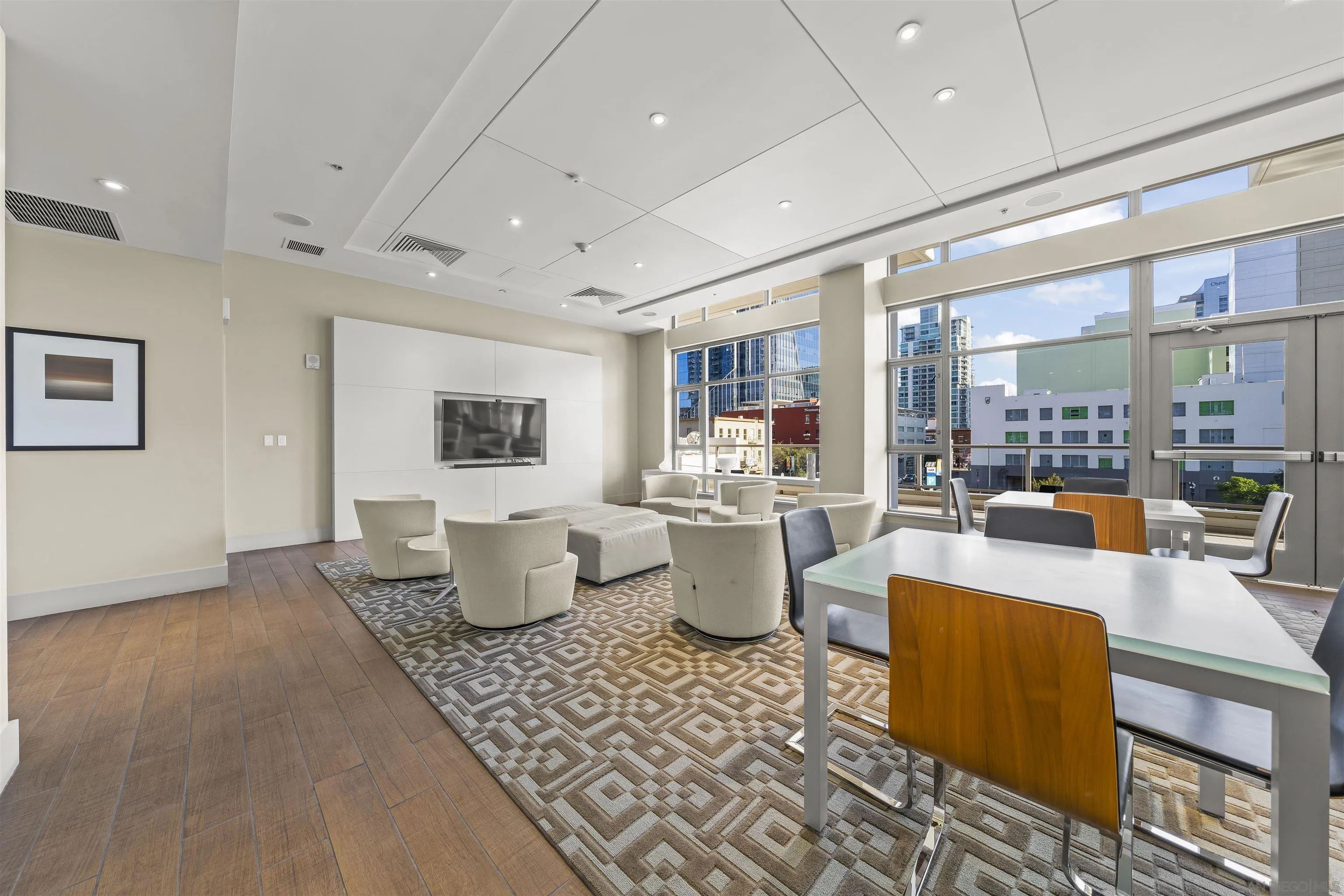 https://cdn.realtyfeed.com/cdn/127/260015190/e5415378fbdfb25c4224f28edb0f6c7b.webp