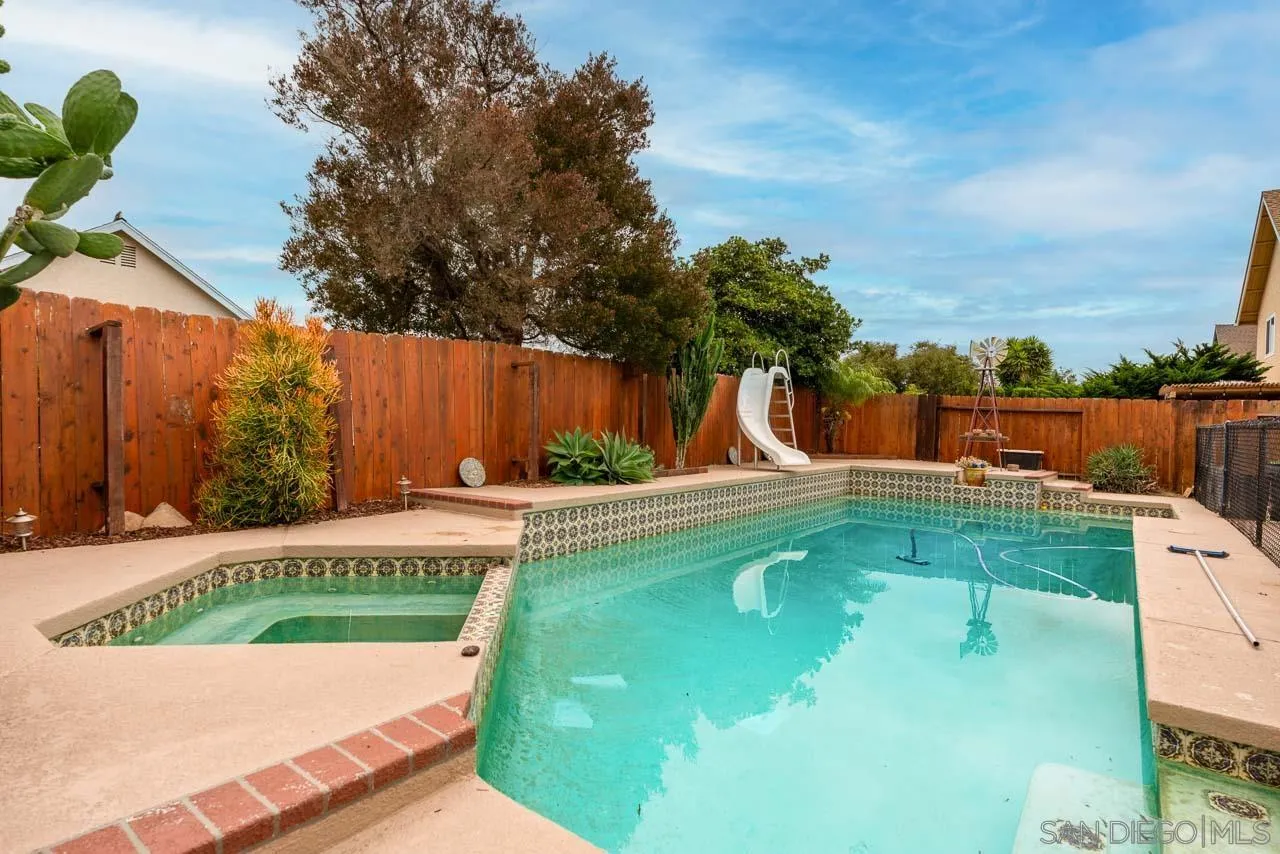 https://cdn.realtyfeed.com/cdn/127/260015191/2bfad5c1b043801e386a5514845759ec.webp