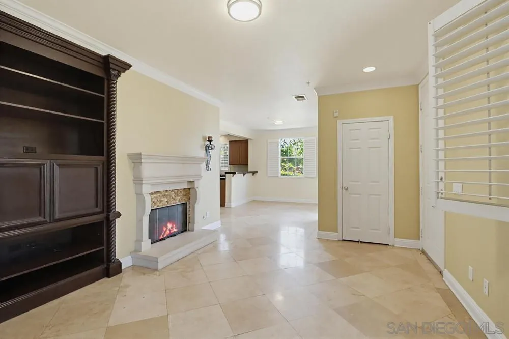 https://cdn.realtyfeed.com/cdn/127/260015192/41cb1297fc69ae129d86751bfb7a4108.webp