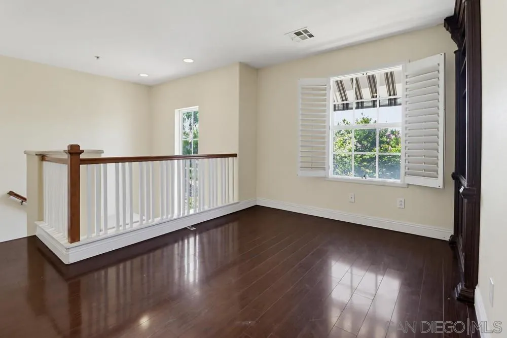 https://cdn.realtyfeed.com/cdn/127/260015192/e8b81d4f6aab6ad6efe7af2e2a017452.webp