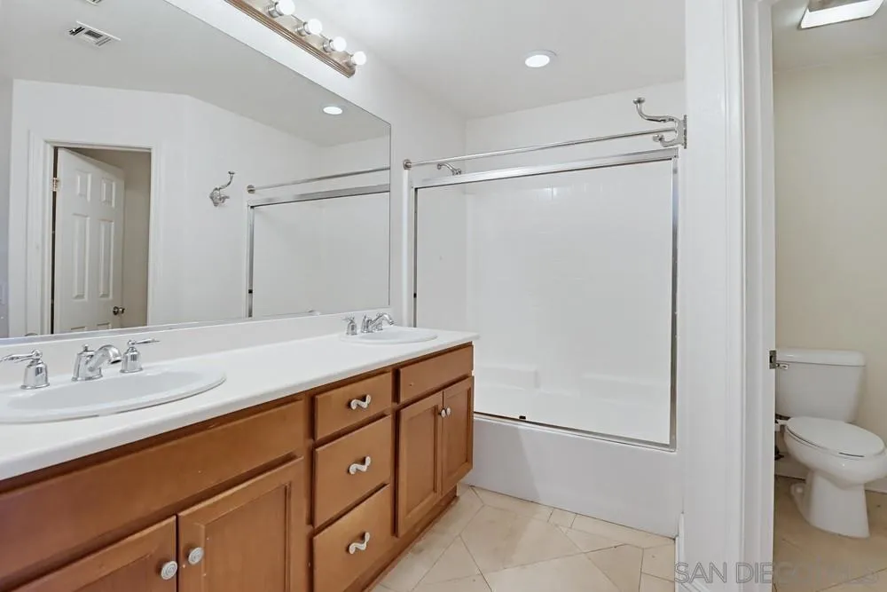 https://cdn.realtyfeed.com/cdn/127/260015192/f015b4a73579aabcdd349a33369bf6b5.webp