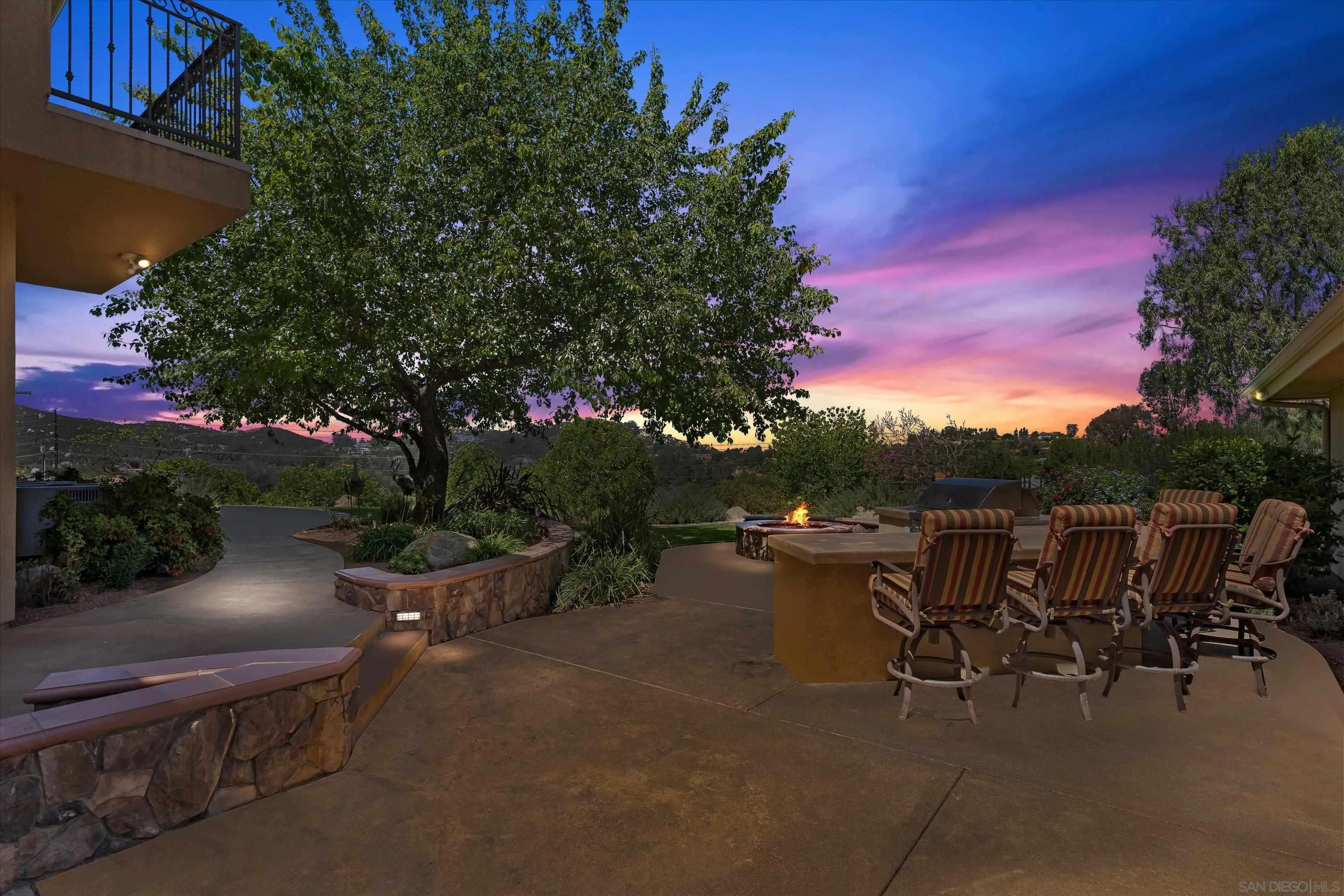 https://cdn.realtyfeed.com/cdn/127/260015193/35901f140bc4c03e766d9d2dfed9cf39.webp