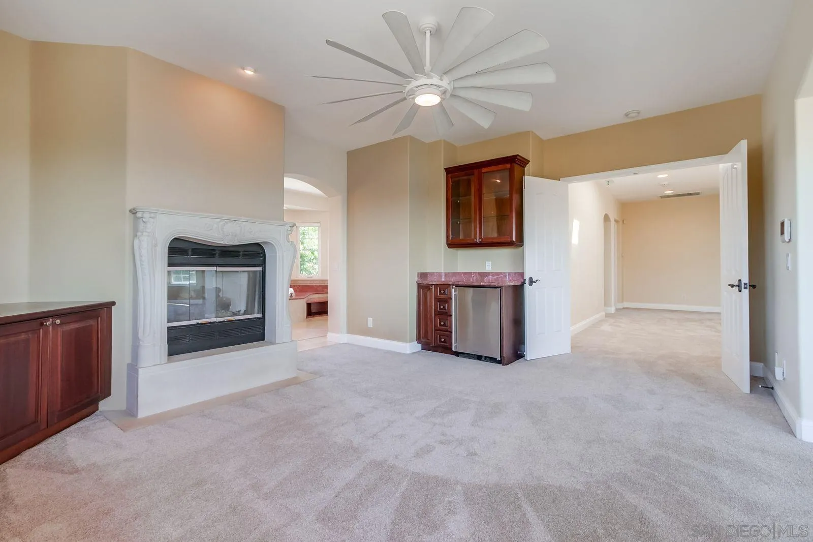 https://cdn.realtyfeed.com/cdn/127/260015193/85268cbe70713e9f69fc430e22a9109a.webp
