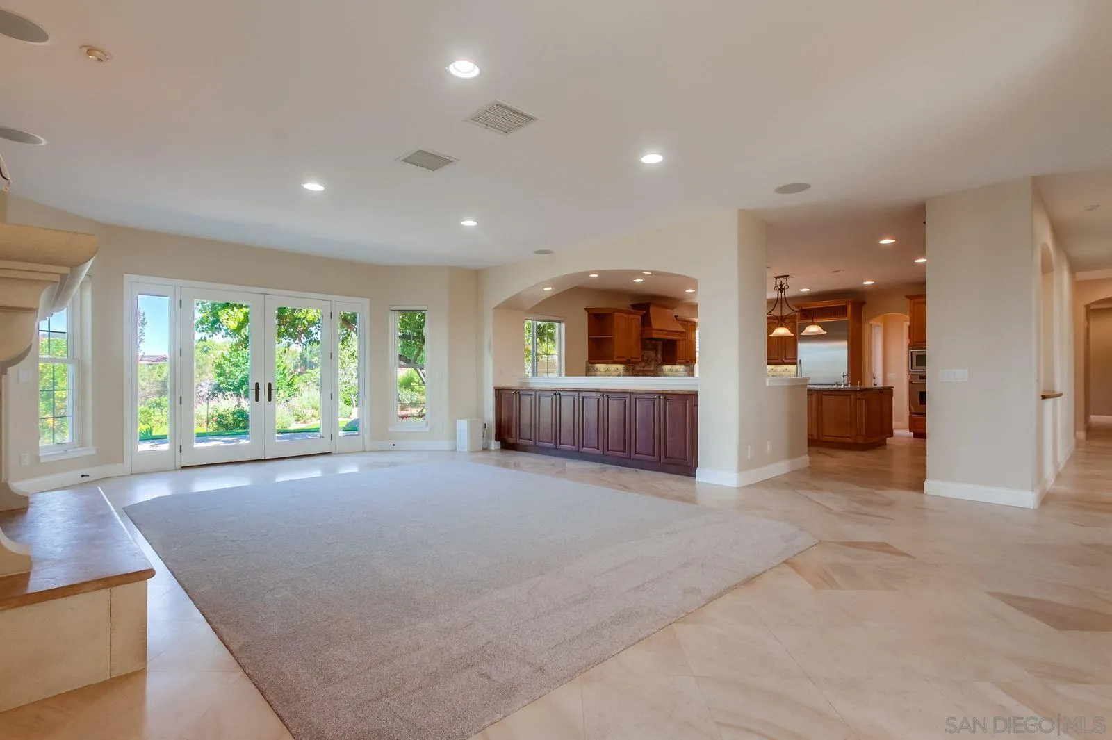 https://cdn.realtyfeed.com/cdn/127/260015193/e30e3e6d9a35e371601c537aca9ba8dc.webp