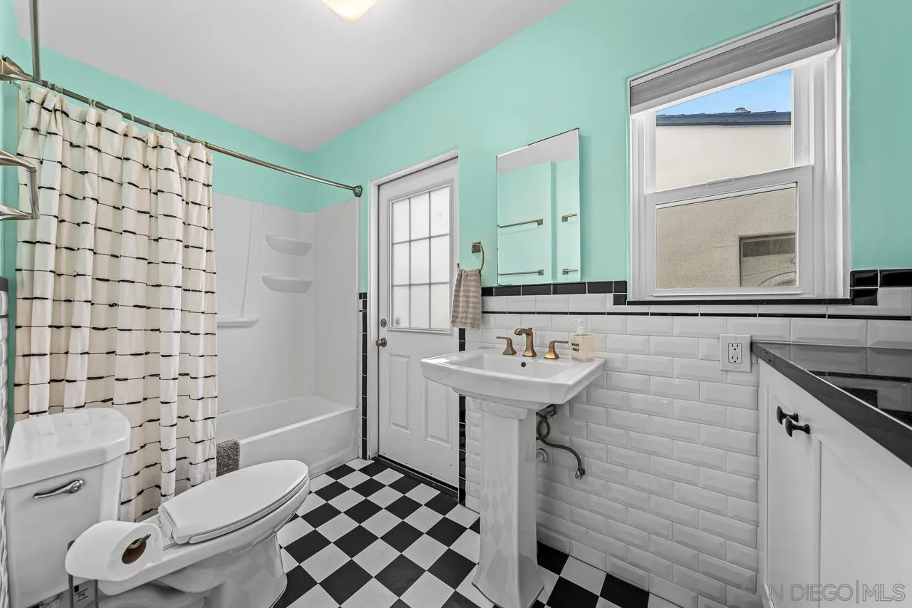 https://cdn.realtyfeed.com/cdn/127/260015199/1042d6f6e23dbb060729d6b0a70f616d.webp