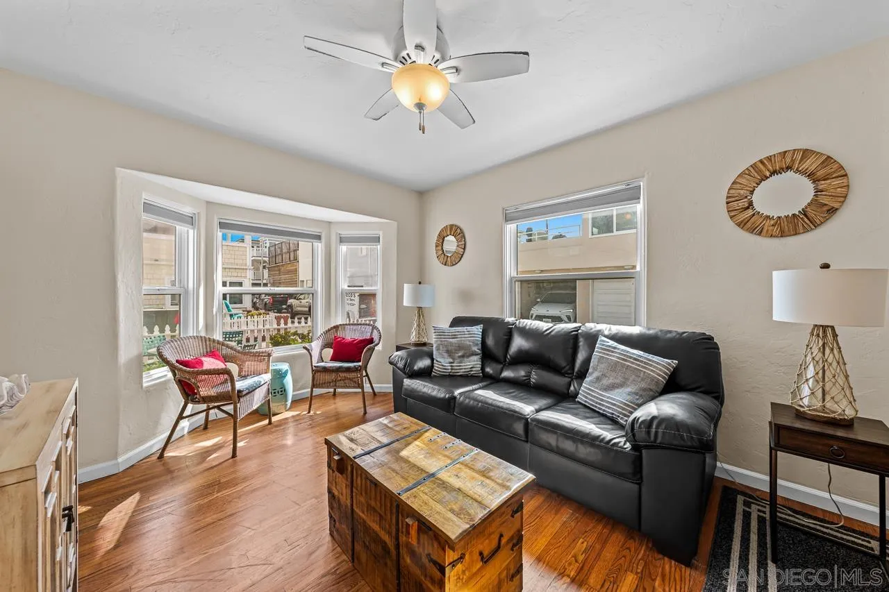 https://cdn.realtyfeed.com/cdn/127/260015199/5395415345a2b00775f060ce2eec39f1.webp