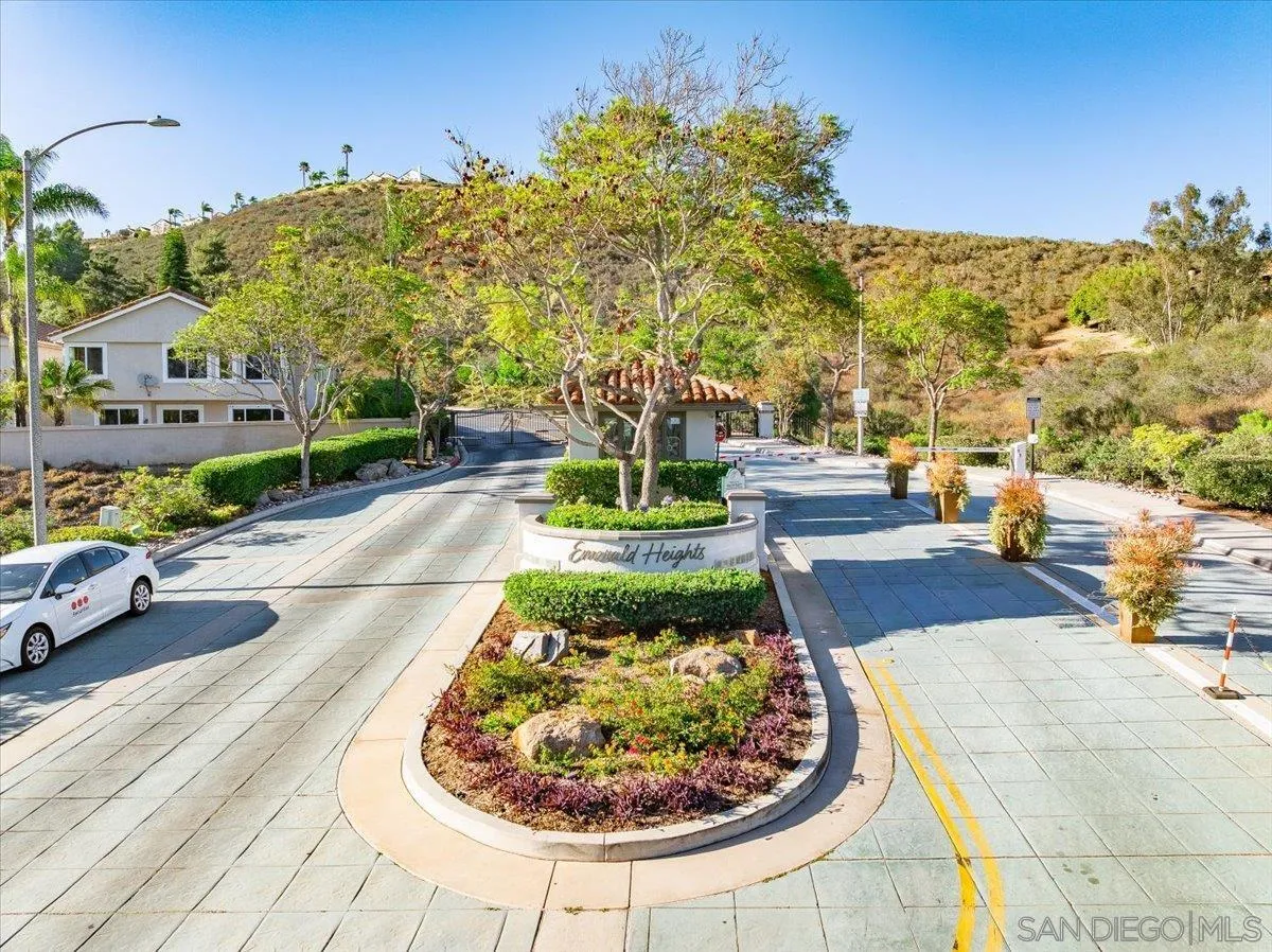 https://cdn.realtyfeed.com/cdn/127/260015200/0b31e347eb5ff923d267803e08212acd.webp