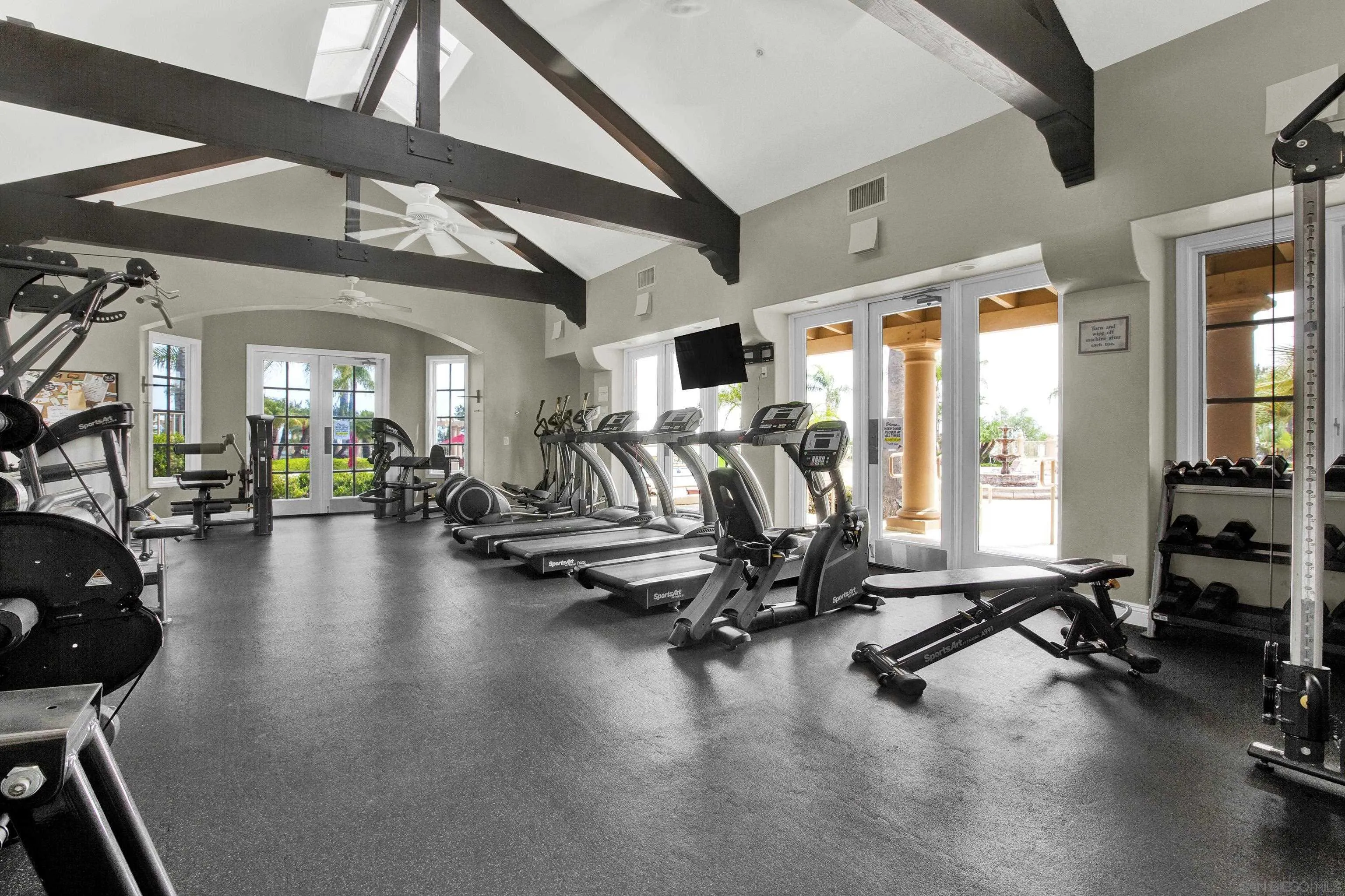 https://cdn.realtyfeed.com/cdn/127/260015200/35ef79bd5d8f602f06386bc8126a3b14.webp