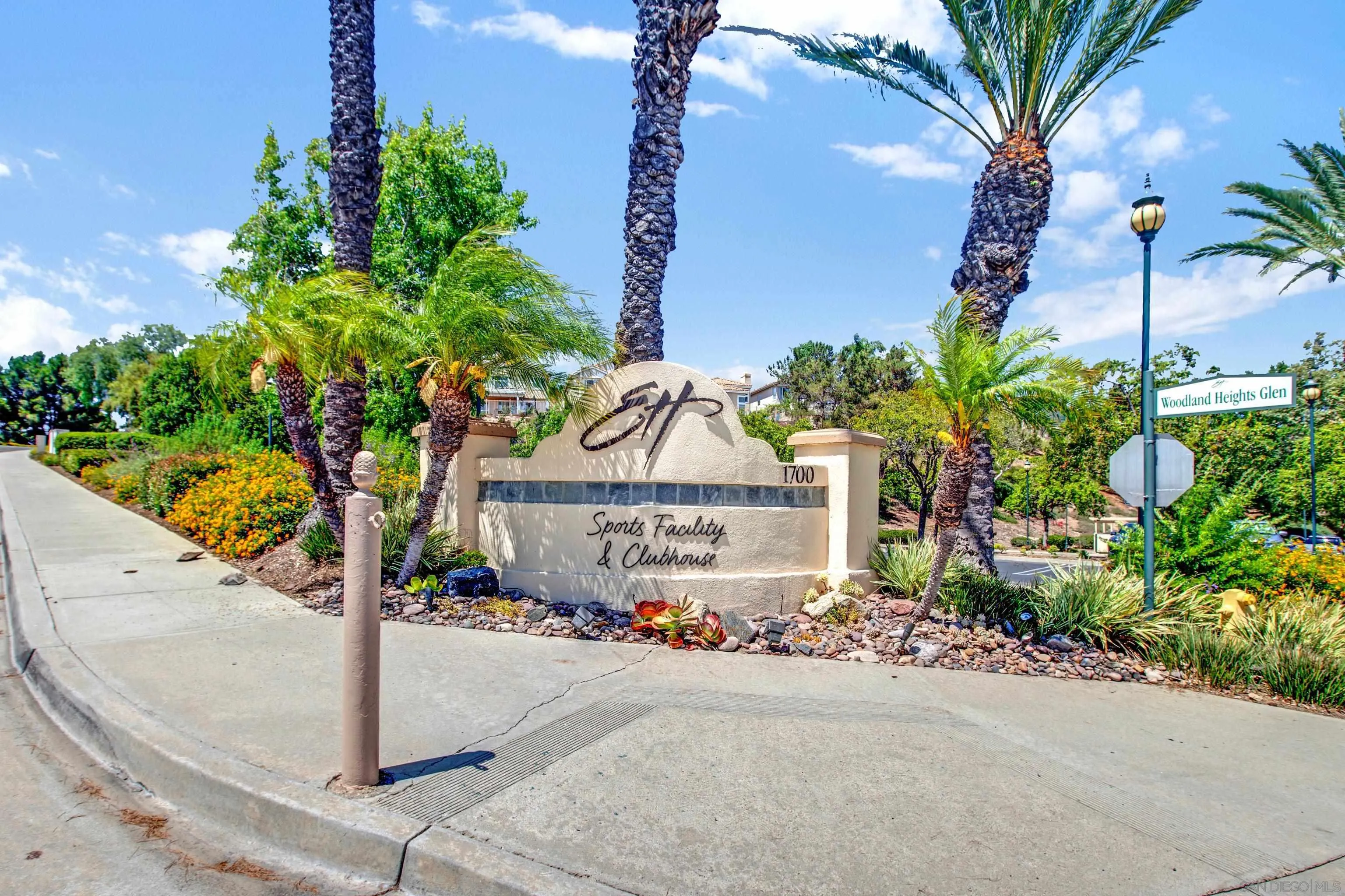 https://cdn.realtyfeed.com/cdn/127/260015200/55ab29e624bd34dac6f370c76817fff8.webp