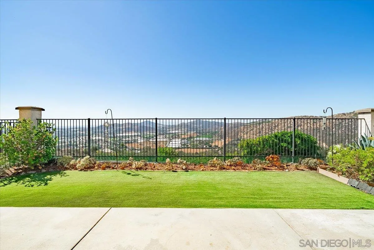 https://cdn.realtyfeed.com/cdn/127/260015200/9cc59ede0b666a0388aaf8f337916d1e.webp