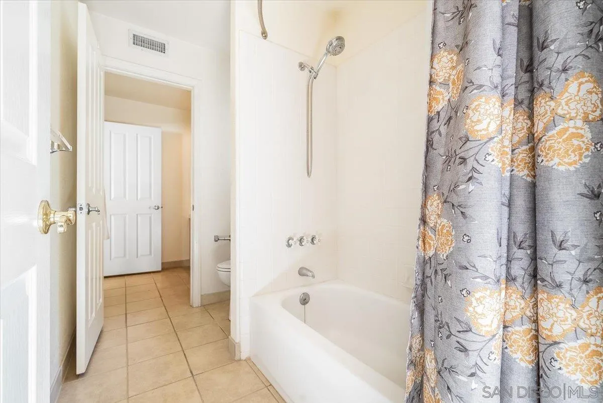 https://cdn.realtyfeed.com/cdn/127/260015200/a83d1aa18d5ef27a5ae70a388d46d031.webp