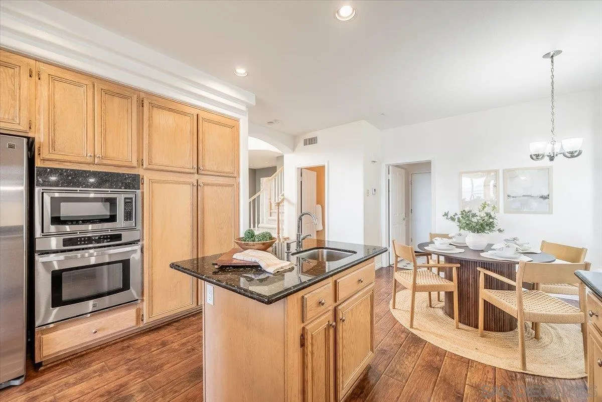 https://cdn.realtyfeed.com/cdn/127/260015200/a83d77619cf0708747afce00f0750e6f.webp