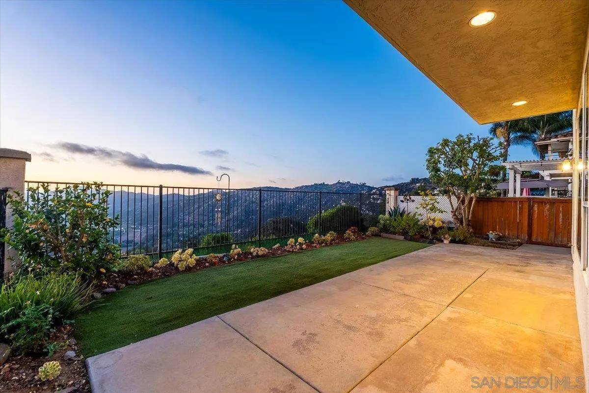 https://cdn.realtyfeed.com/cdn/127/260015200/d9ec28a422f261f9048f7addb30d08c6.webp
