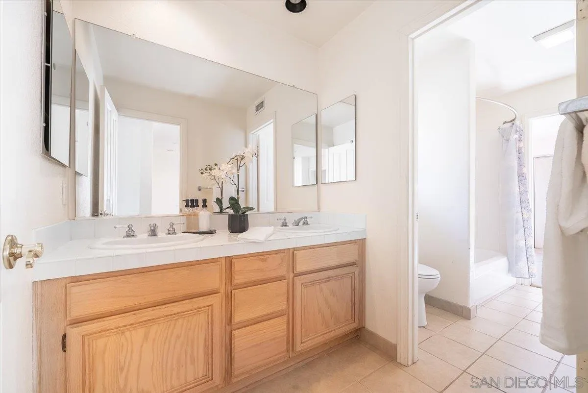 https://cdn.realtyfeed.com/cdn/127/260015200/ec1671a2ada62d271ff5dfda44c58d62.webp