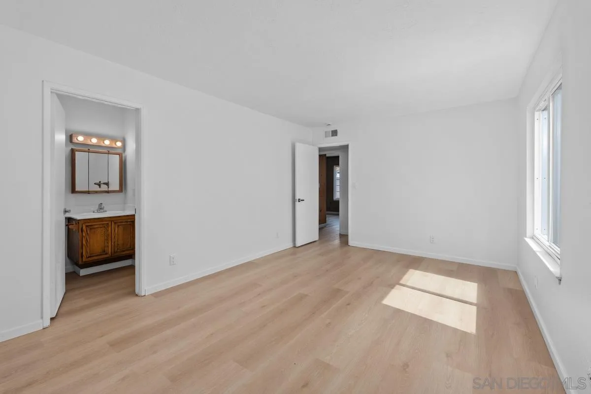 https://cdn.realtyfeed.com/cdn/127/260015202/1a0f37acd47adb243531beb21448429e.webp
