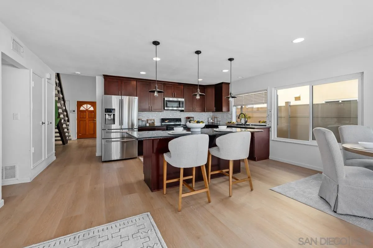 https://cdn.realtyfeed.com/cdn/127/260015202/2727ab54f5e56ae71af53d7581ba5ff9.webp