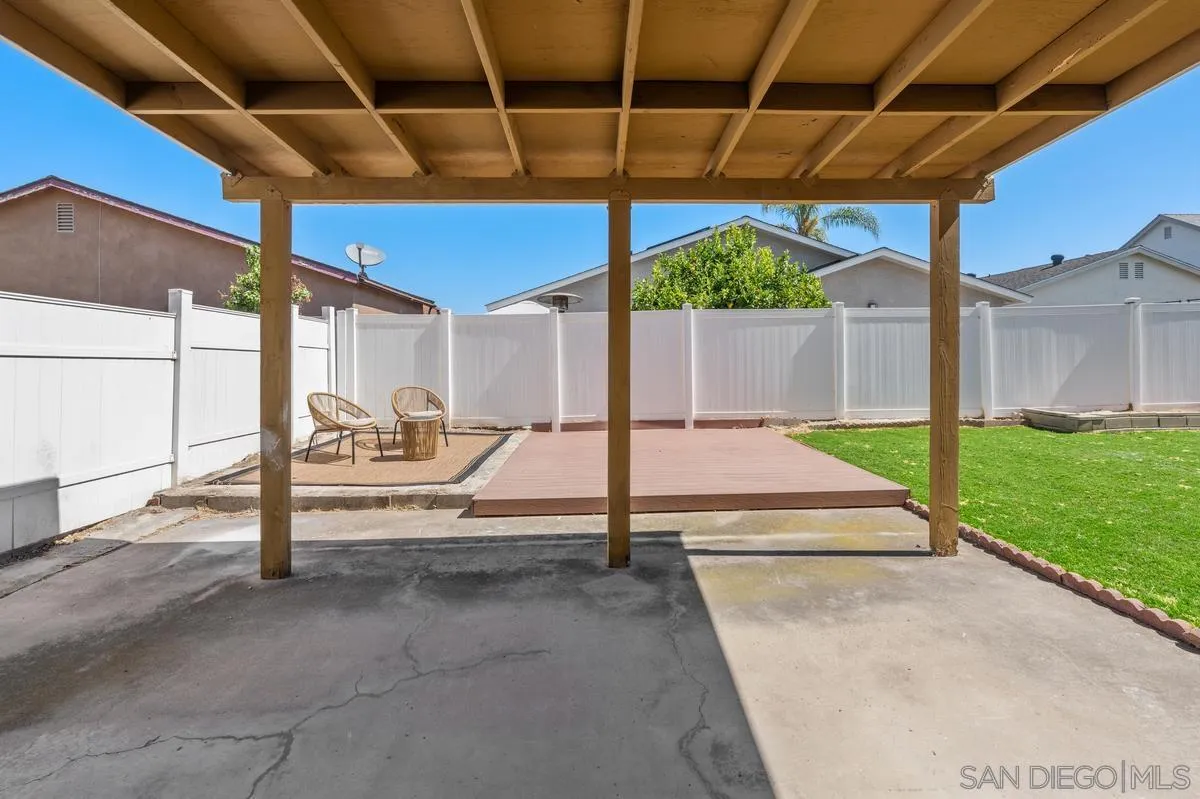 https://cdn.realtyfeed.com/cdn/127/260015202/57d2158eb3f65c616c9bda47b98e6d94.webp