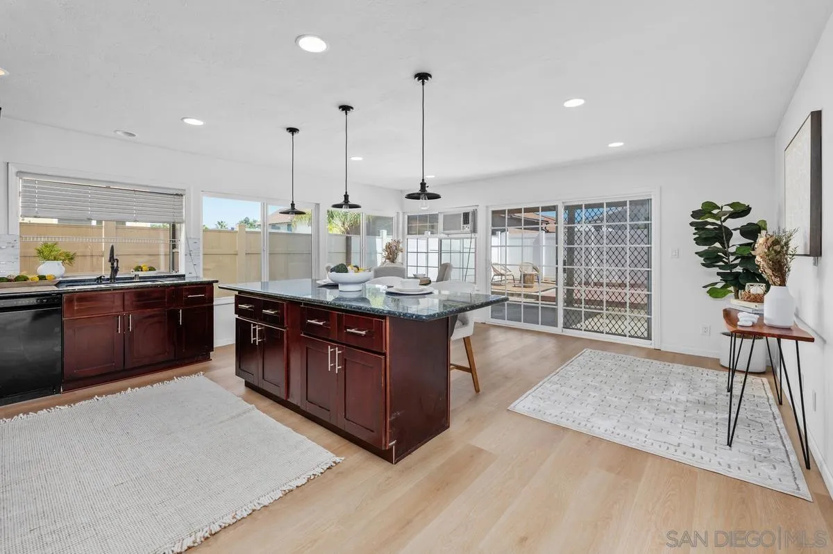 https://cdn.realtyfeed.com/cdn/127/260015202/eb93d91fc6e8d4beec2a633bdfb0d7bb.webp