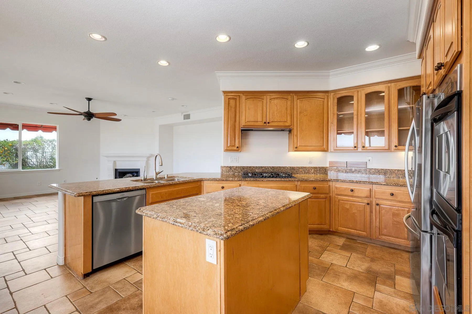 https://cdn.realtyfeed.com/cdn/127/260015211/2edaeccf4ce28f14cf1463ae56d9ed66.webp