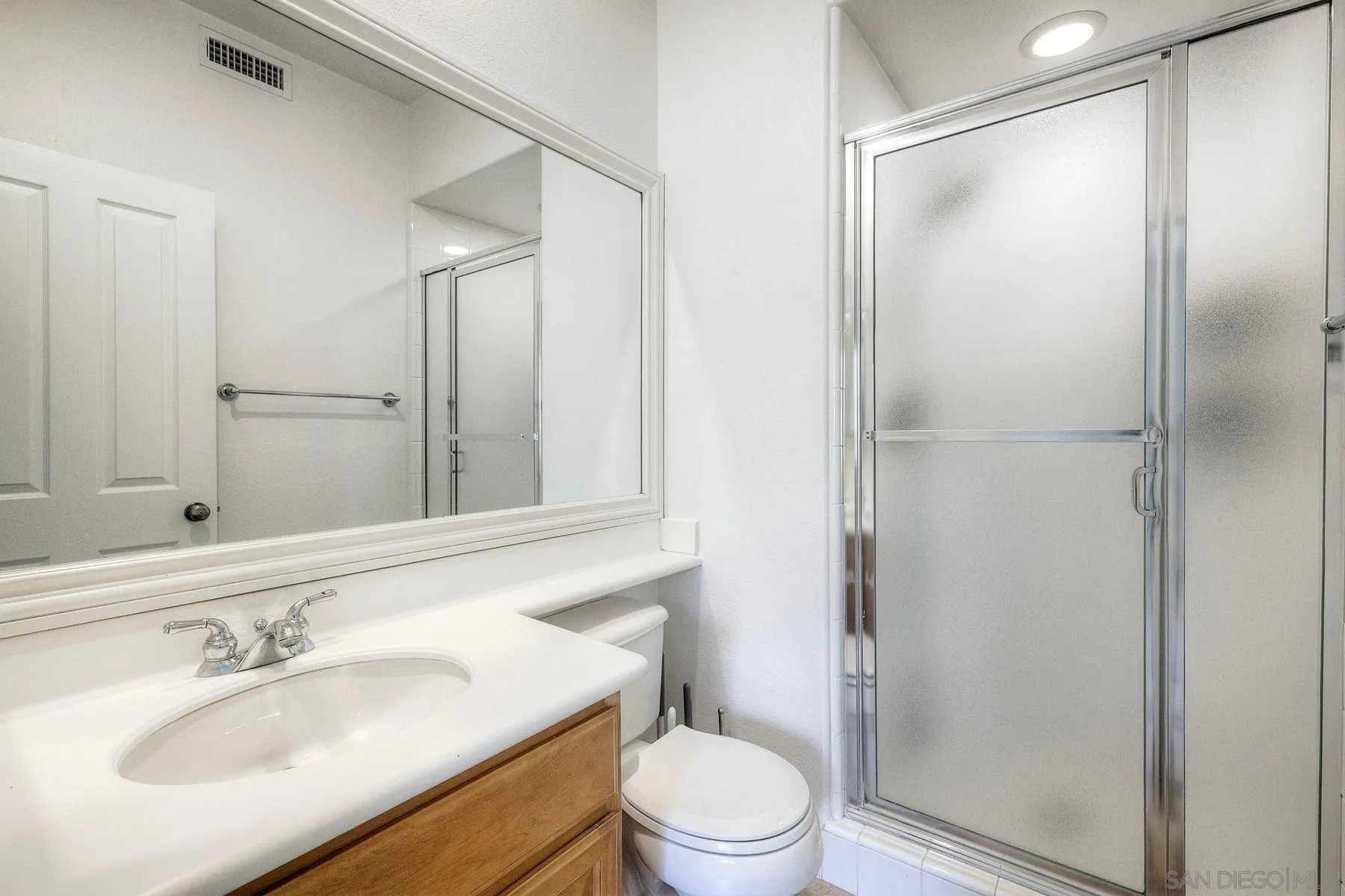 https://cdn.realtyfeed.com/cdn/127/260015211/392f68f8c5a76af13e69800f9b9d9583.webp