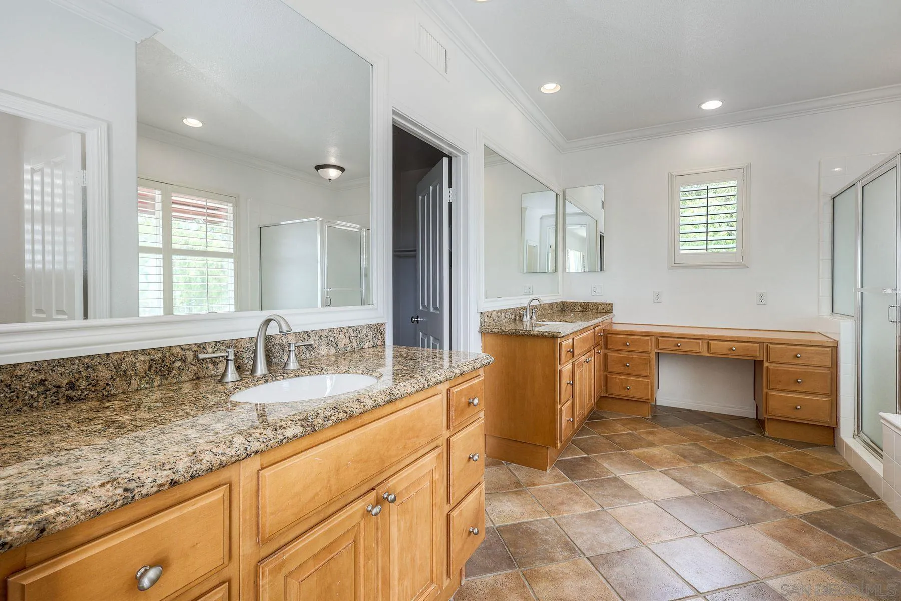 https://cdn.realtyfeed.com/cdn/127/260015211/47ea4c8c6423c706fa9c5b900052bb9d.webp