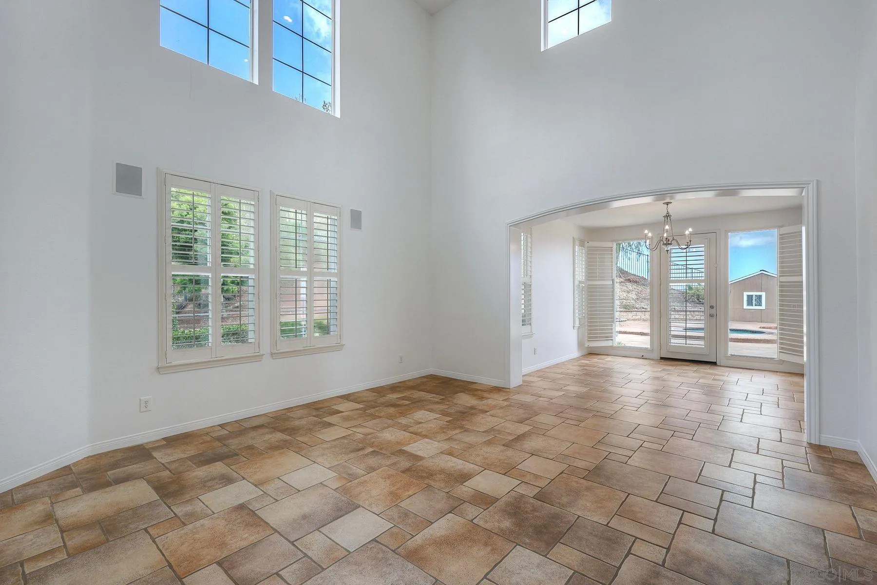 https://cdn.realtyfeed.com/cdn/127/260015211/62d2d3d1a4aa5c00eab6748c033fbe22.webp