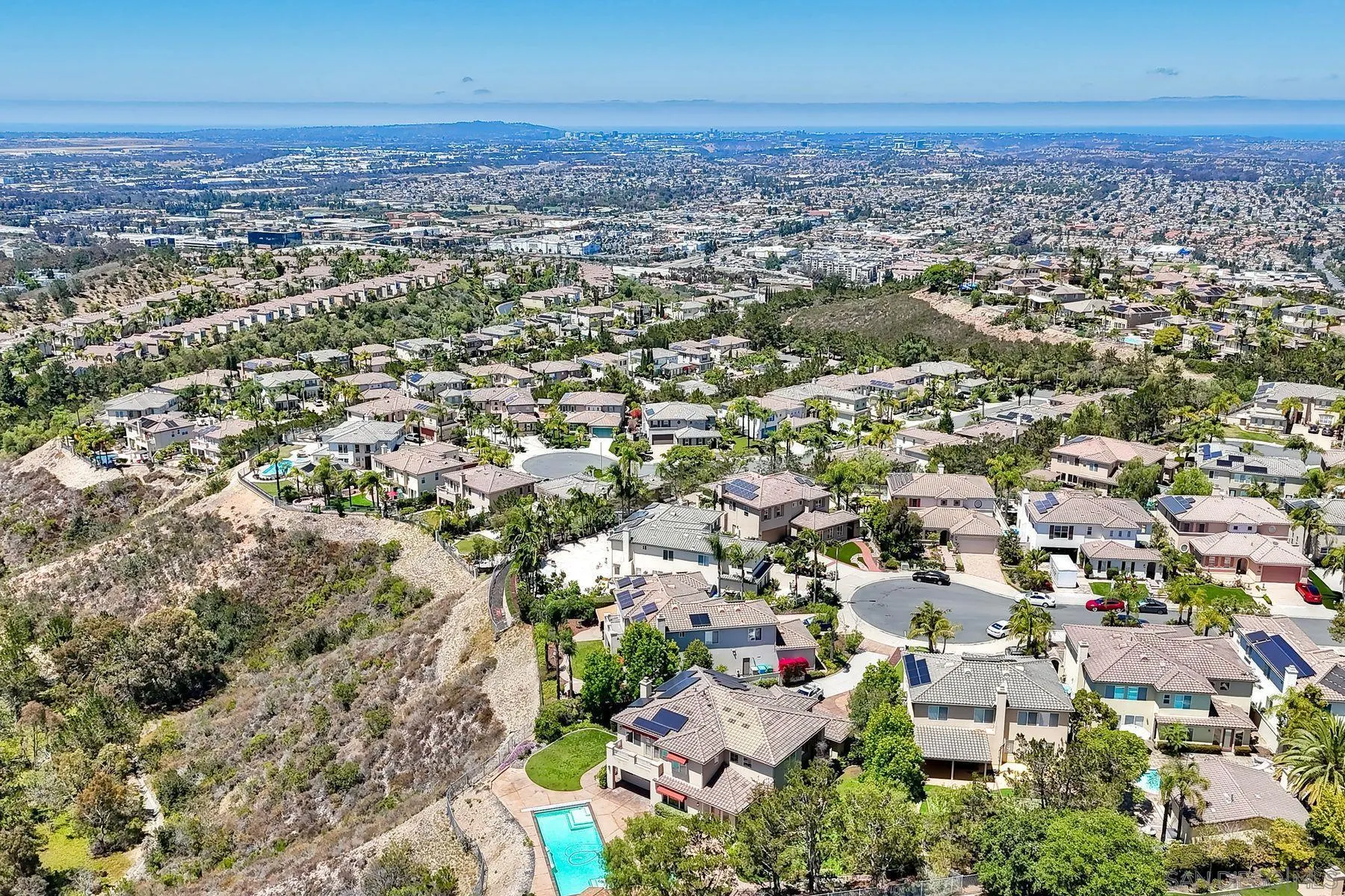 https://cdn.realtyfeed.com/cdn/127/260015211/e63f7b0c9913fd052332248f9d673d87.webp