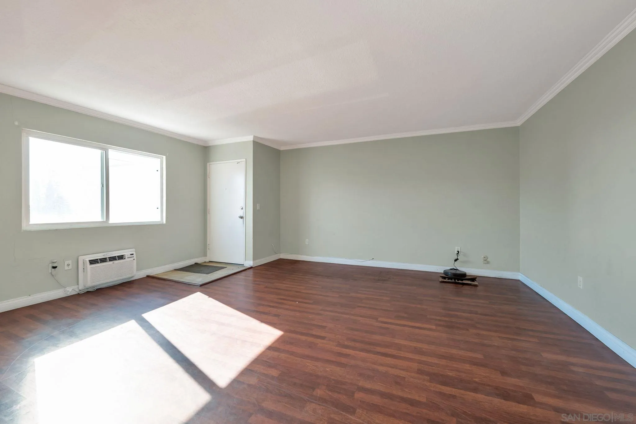 Photo #4: 260015213 Listing: Photo #4