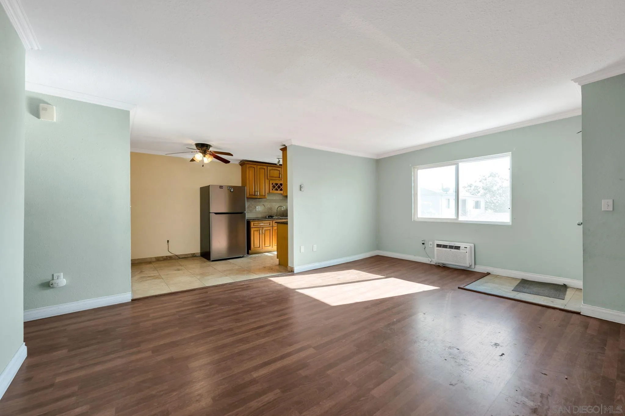 Photo #5: 260015213 Listing: Photo #5