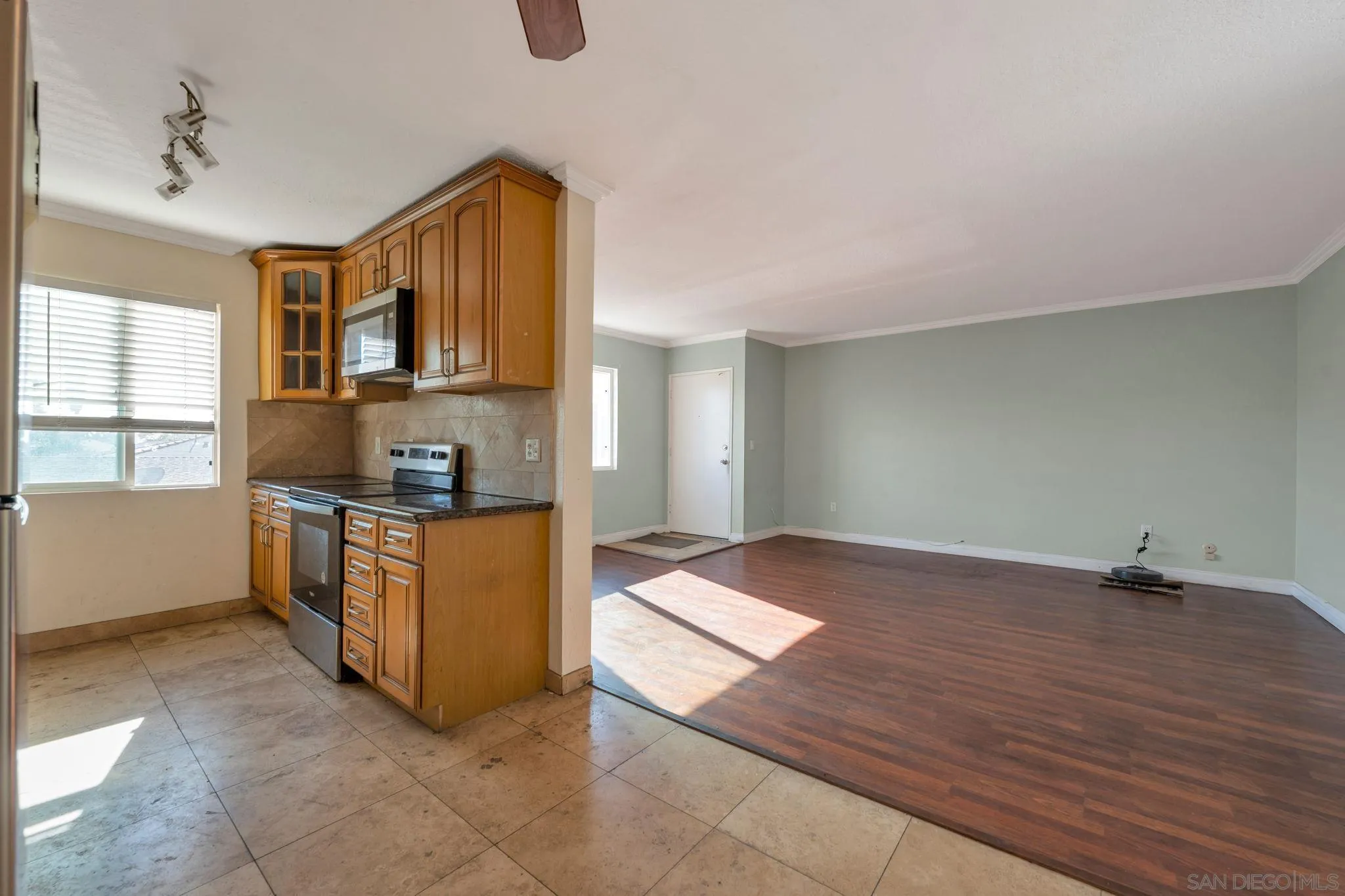Photo #7: 260015213 Listing: Photo #7