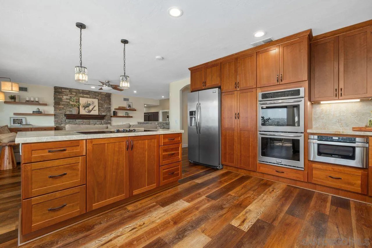 https://cdn.realtyfeed.com/cdn/127/260015217/79e1e6fe0d91ddf0e69595c3fe5aa40f.webp
